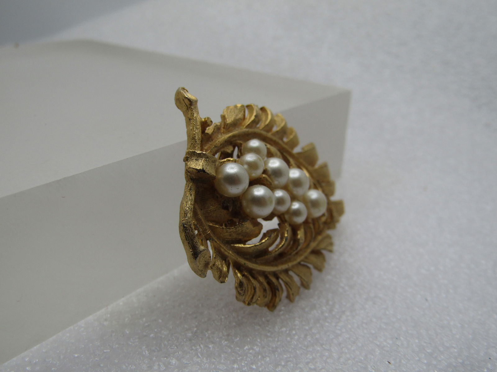 Vintage Curved Leaf Faux Pearl Brooch, 1960's - 3