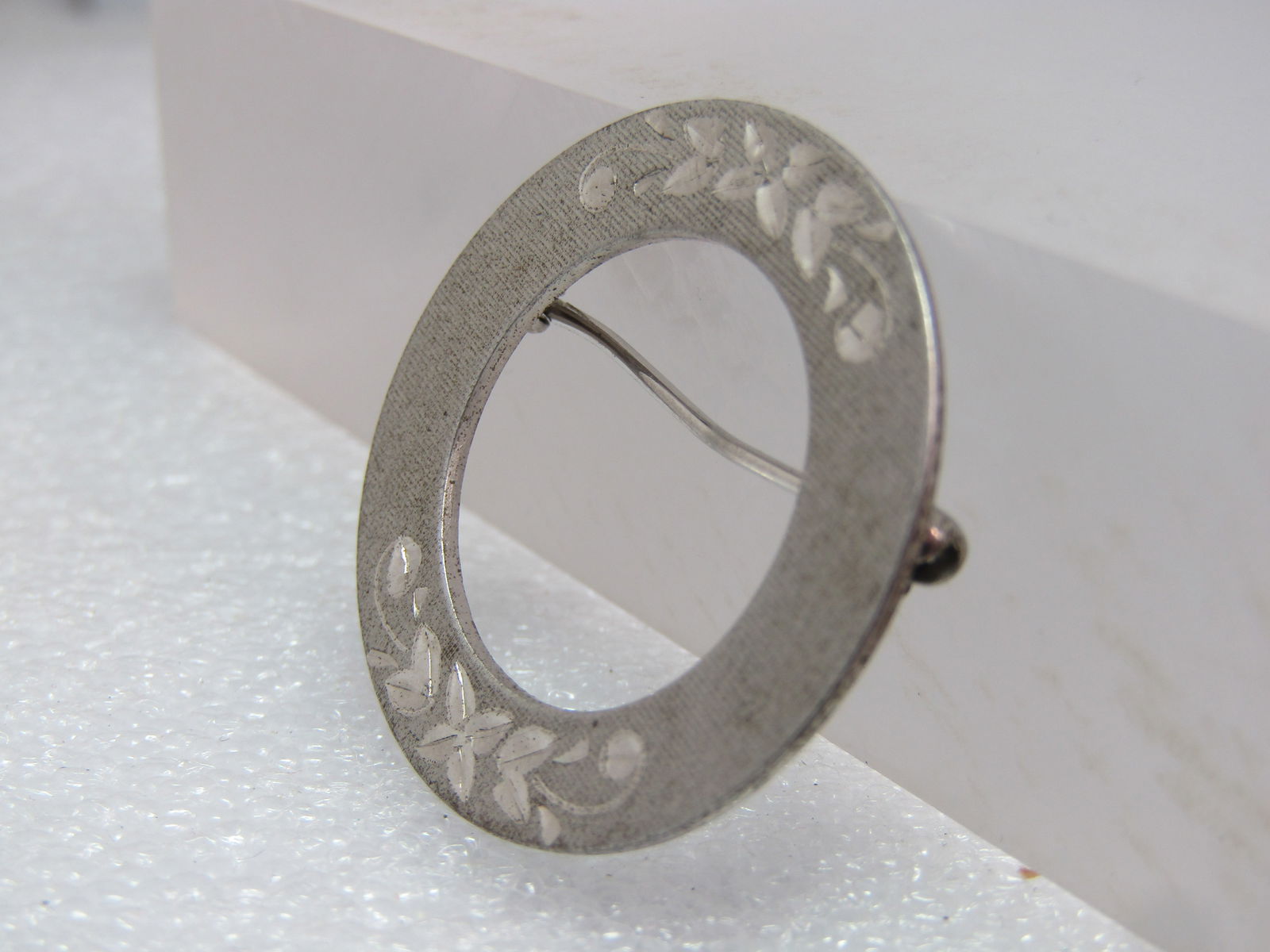 Vintage Sterling Floral Etched Brooch, Circle, Signed Wells, 1960's-1970's - 2