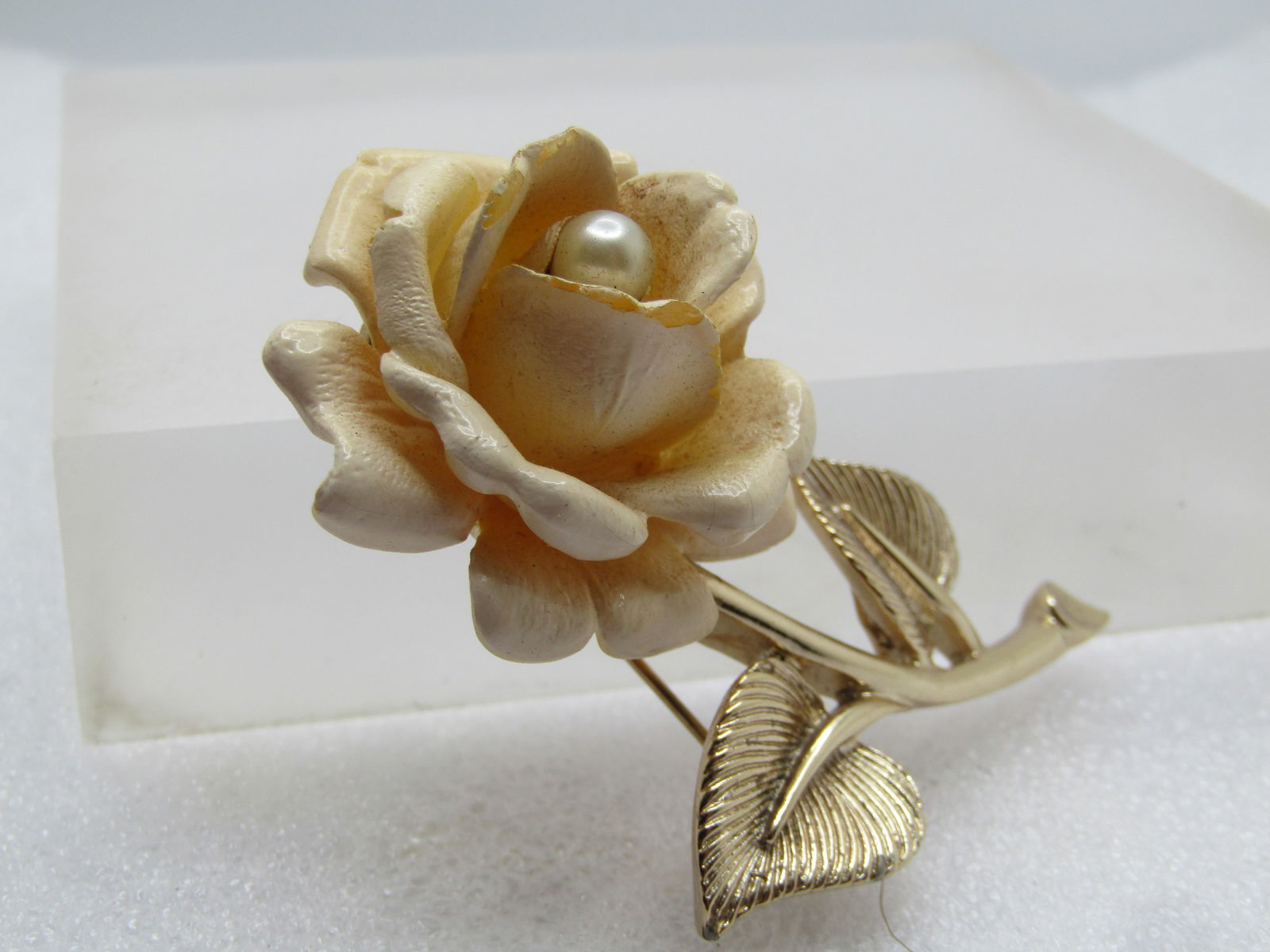 Vintage White Rose Faux Pearl Brooch, Sarah Coventry, 1950's - 3