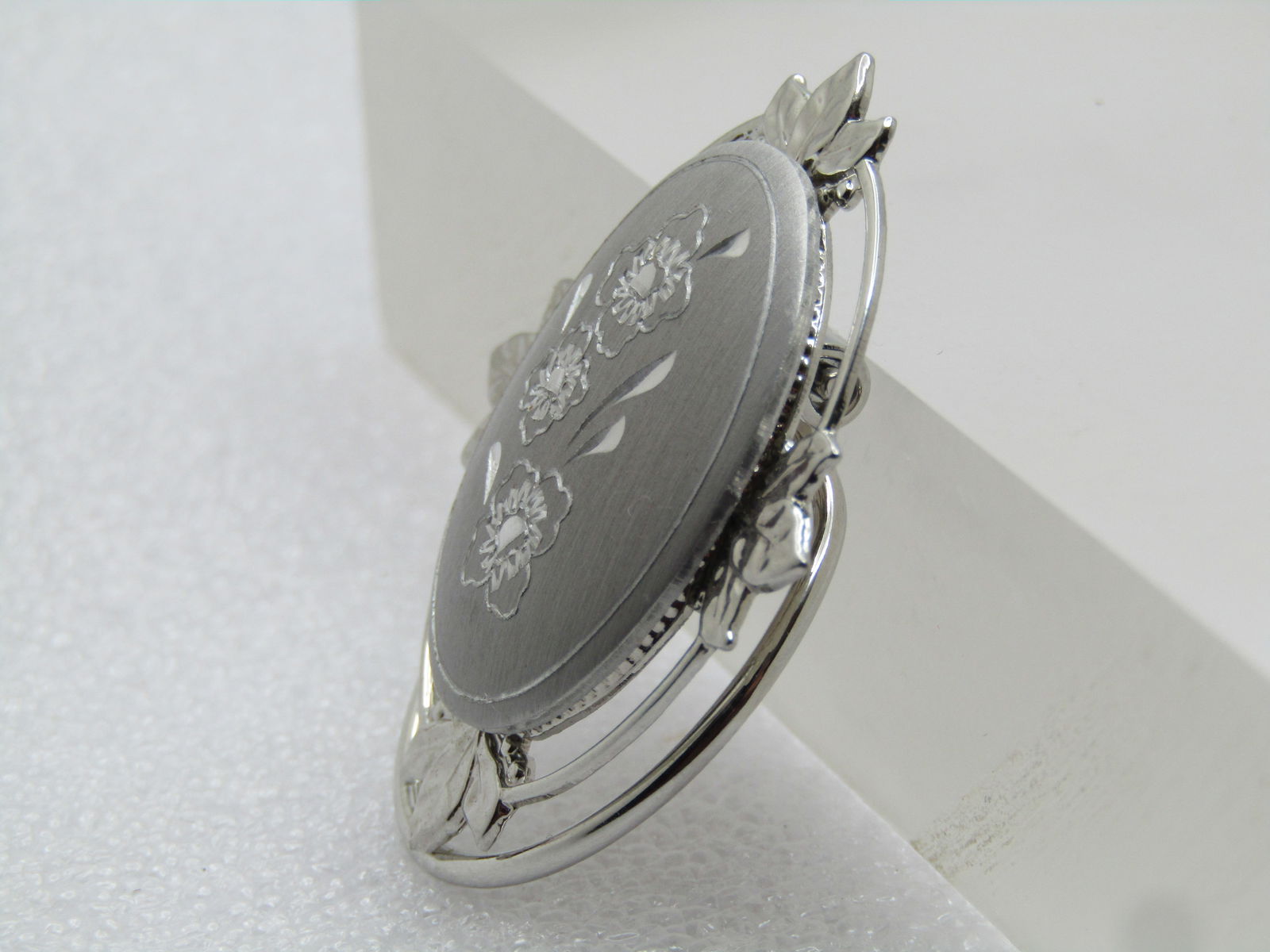 Vintage Engraved Floral Scarf Clip, Signed Jeri-Lou, 1970's-1980's - 2