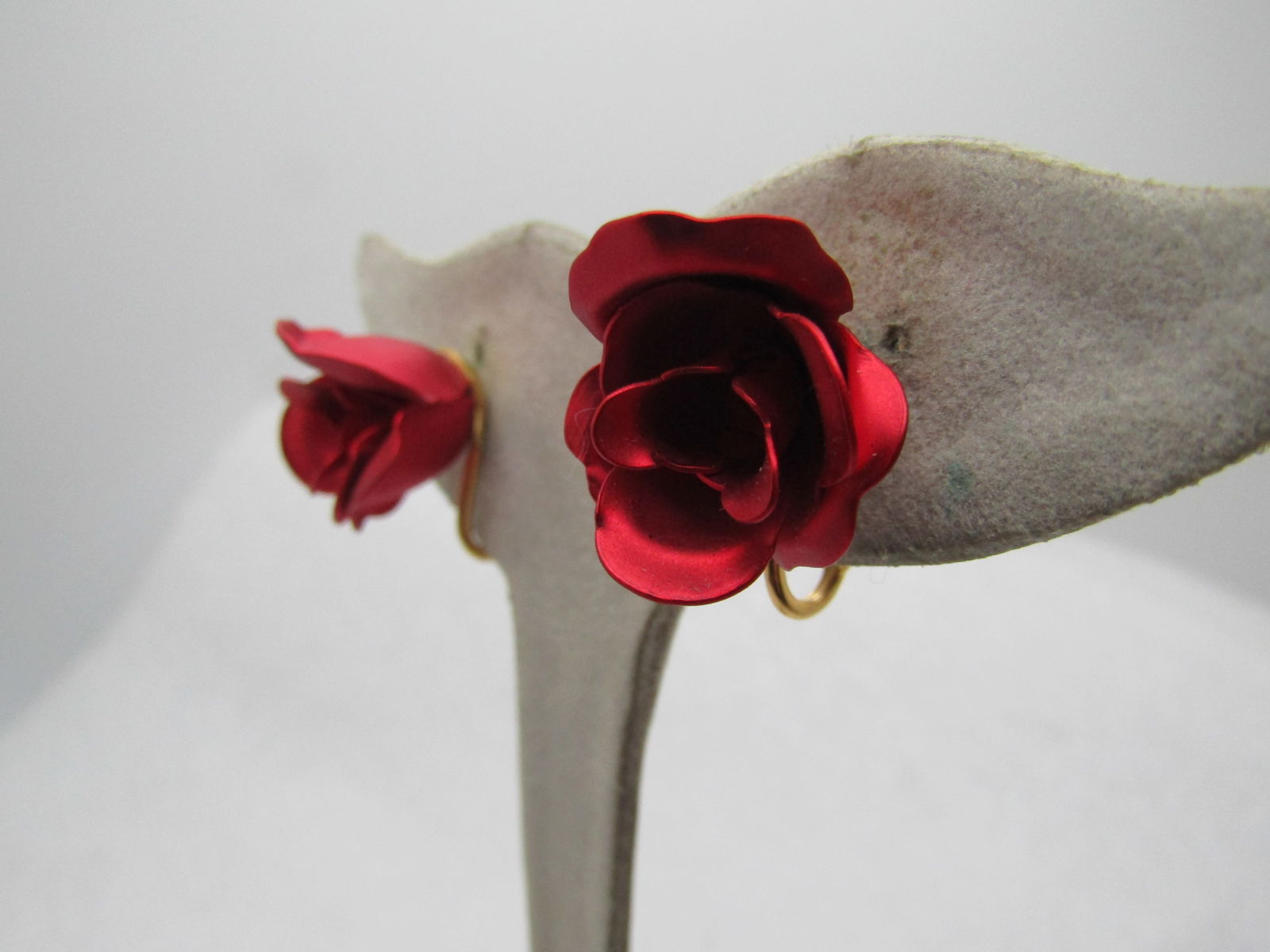 Vintage Red Rose Two Brooches & Earrings Set, Clip, Signed Cerrito, 1960's-1970's - 9