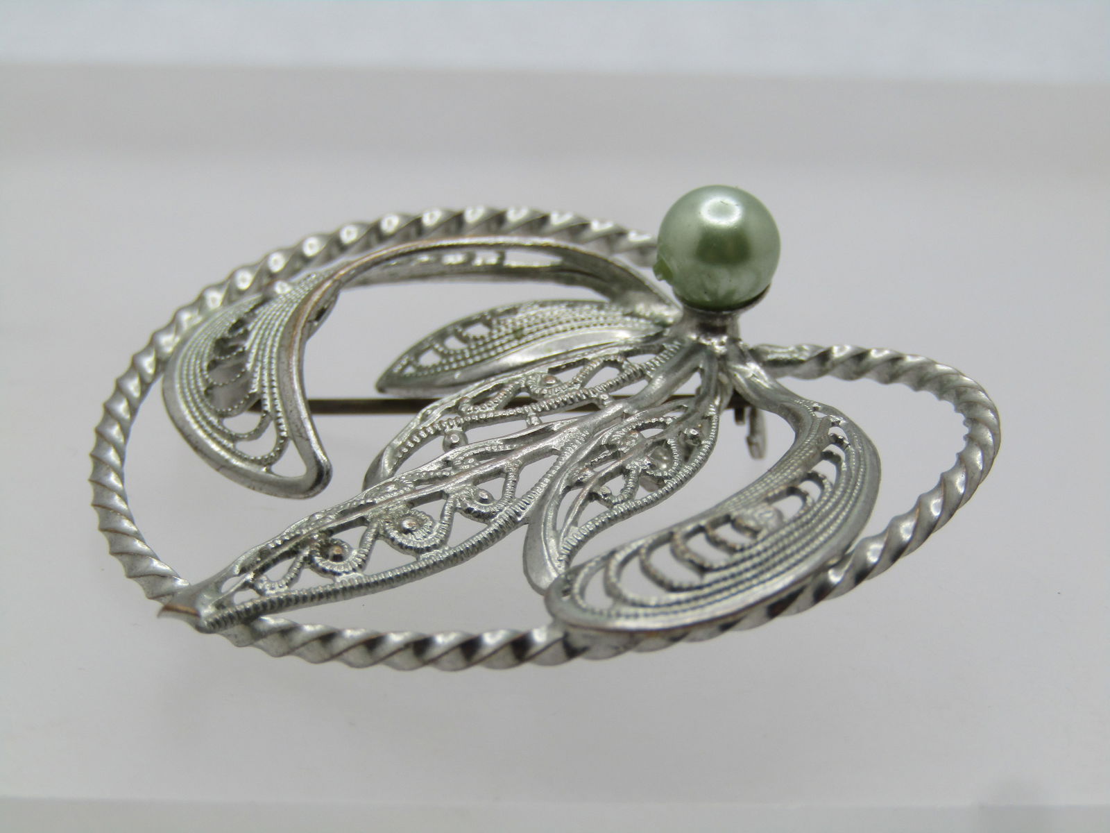 Vintage Filigree Leaf & Faux Pearl Brooch, 1940's - 5