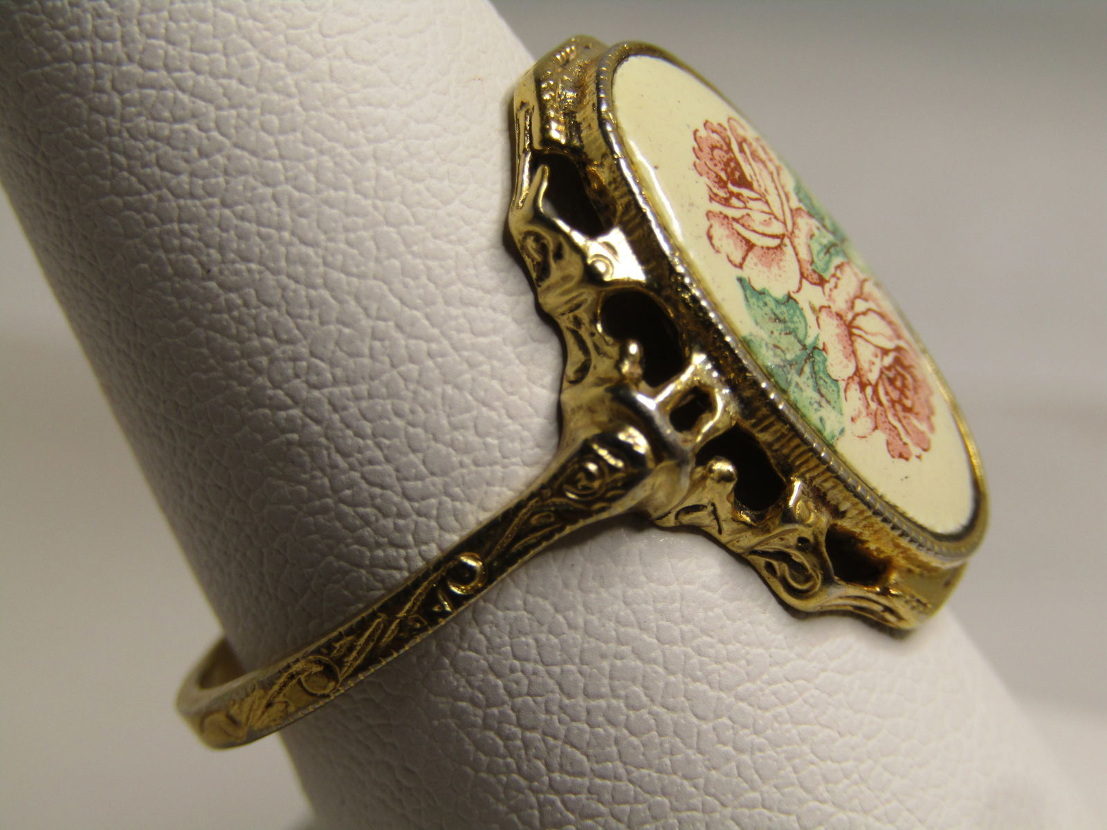Vintage Double Rose Ring, Sz 8, Gold Tone, 1970's - 3