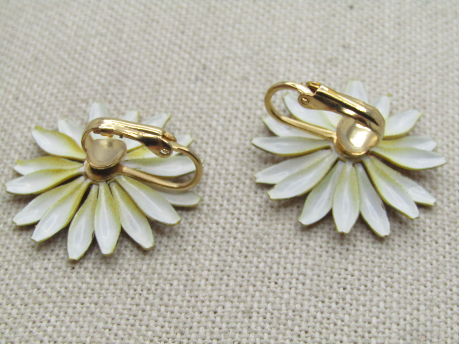 Vintage Yellow Enameled Floral Earrings, Clip, 1960's - 4