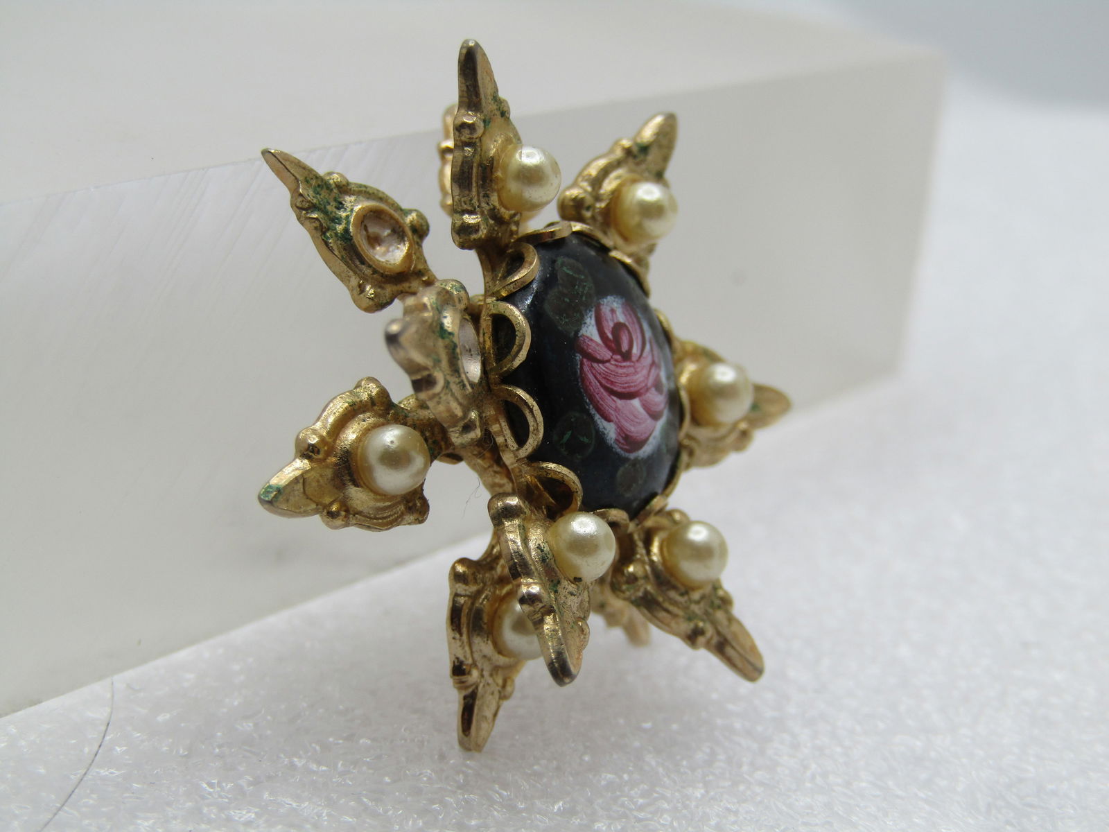 Vintage Enameled Rose Brooch, Faux Pearl's, 1950's-1960's - 3