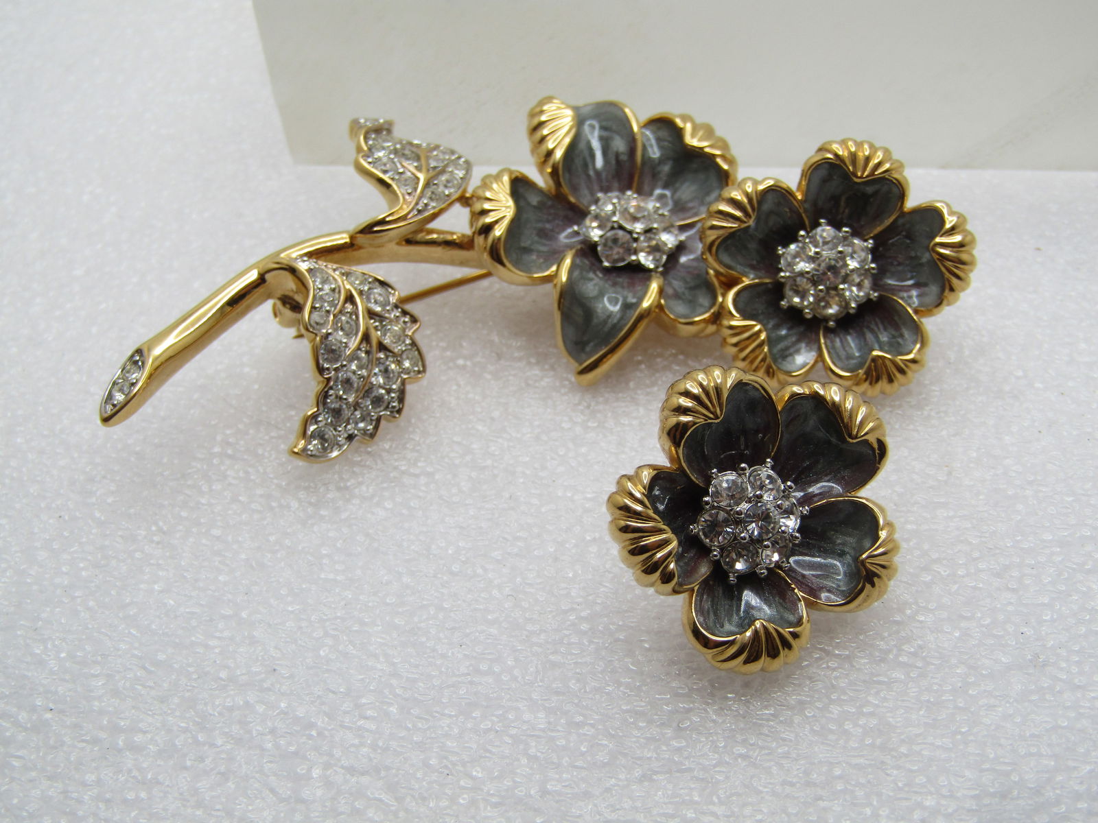 Nolan Miller Enameled Rhinestone Floral Brooch & Earrings Set, 1980's-1990's - 6