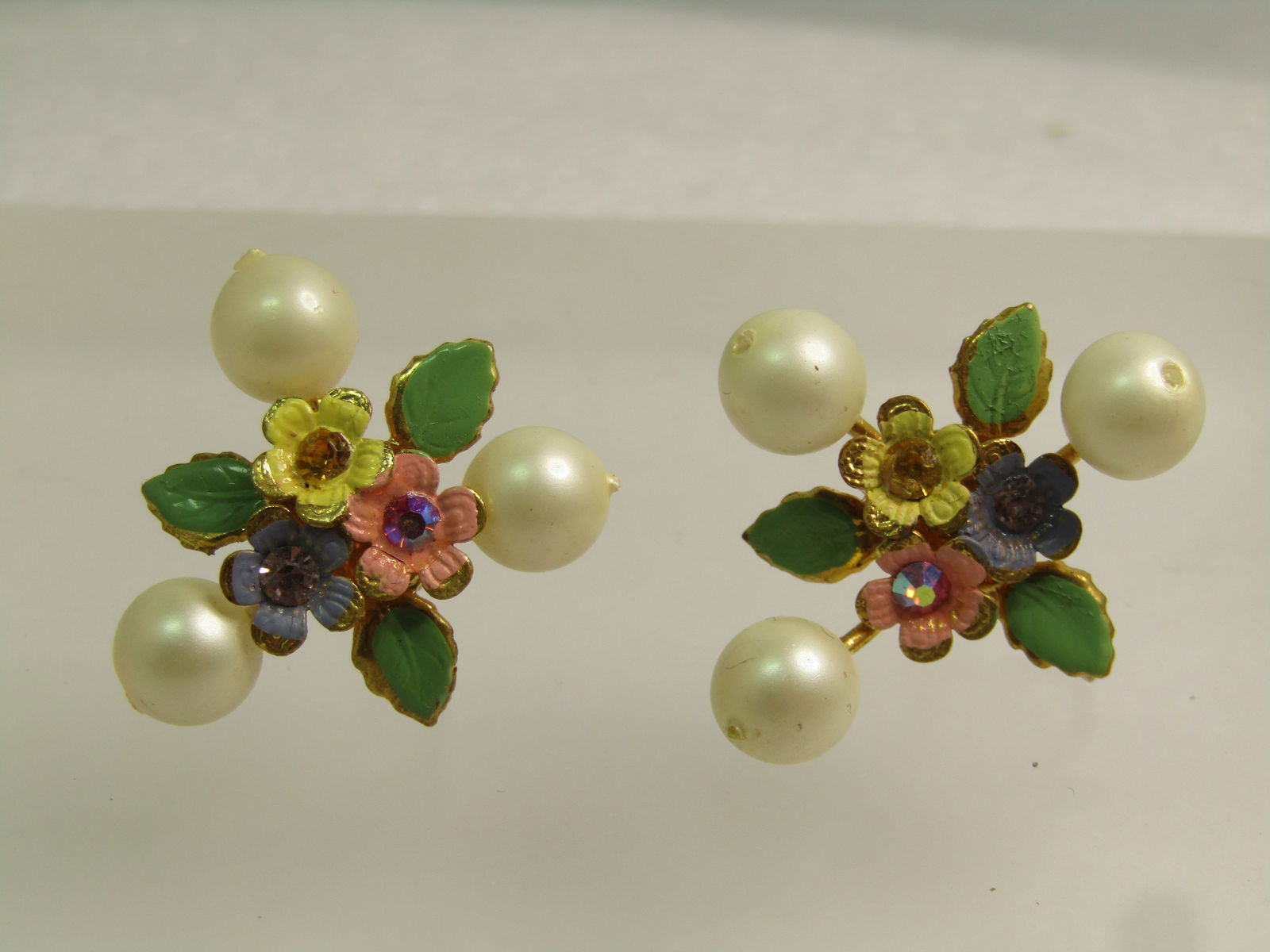 Vintage Enameled Floral Rhinestone Earrings, Faux Pearls, Austria, 1950's - 5