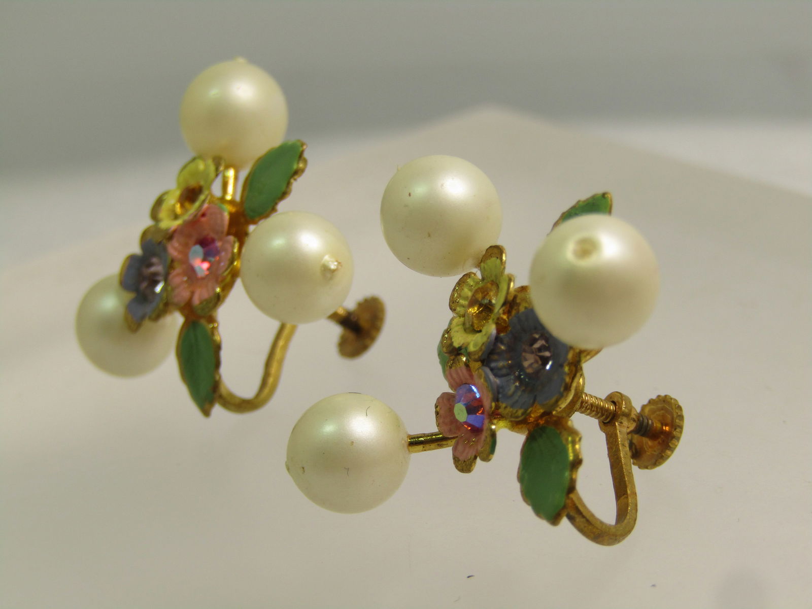 Vintage Enameled Floral Rhinestone Earrings, Faux Pearls, Austria, 1950's - 6