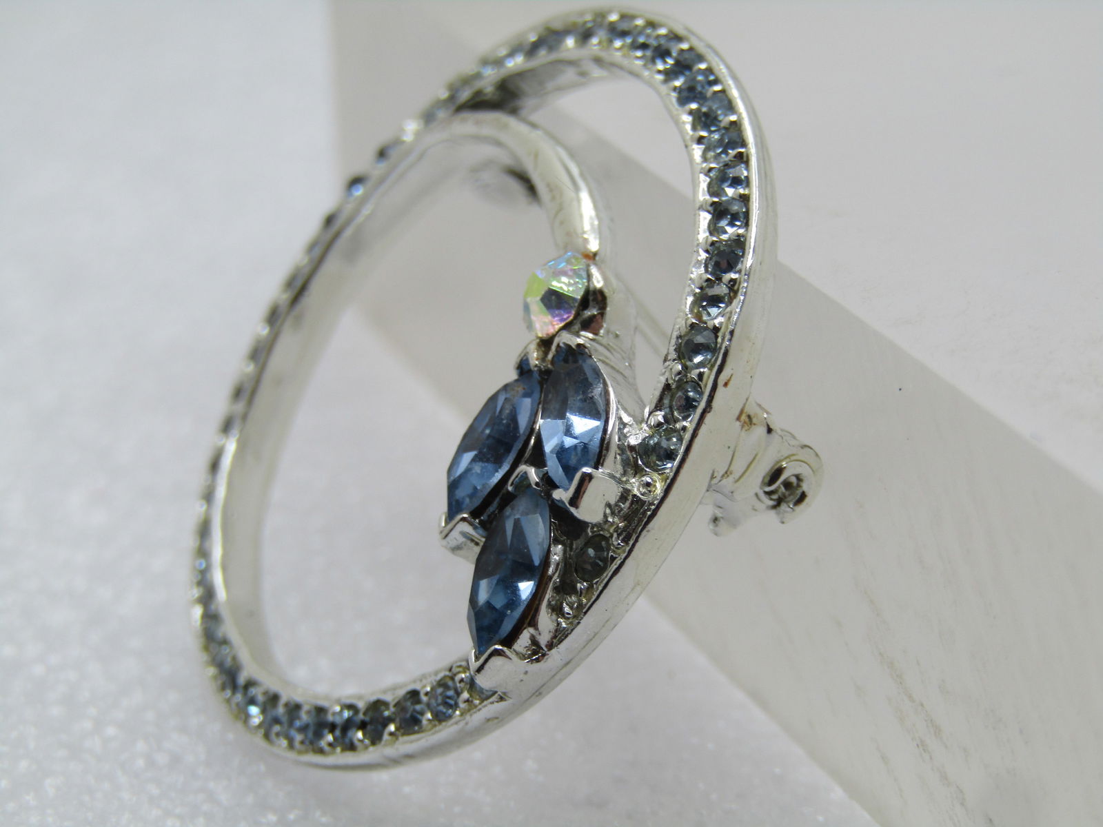 Vintage Baby Blue Rhinestone Floral Brooch, Circle, , 1970's-1980's - 2