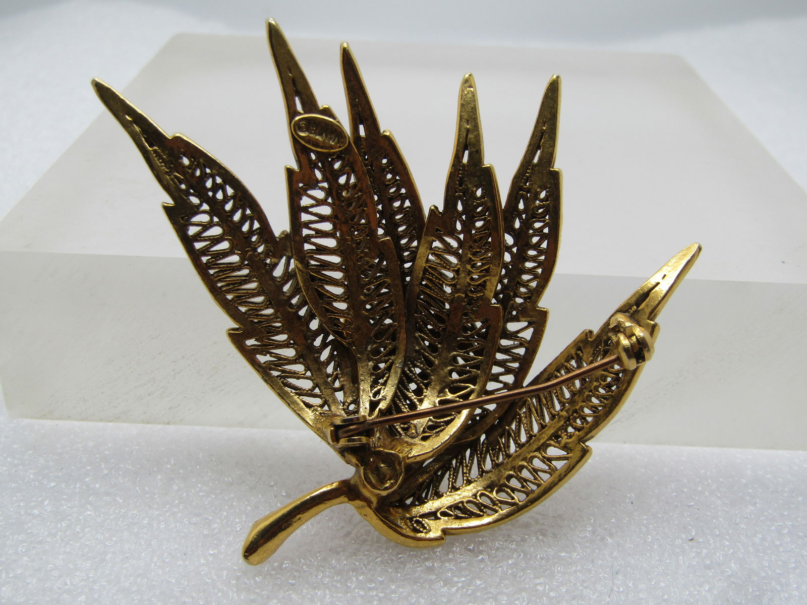 Vintage Leaf Cluster Brooch, 1960's, Gold Tone, Signed Avante - 4