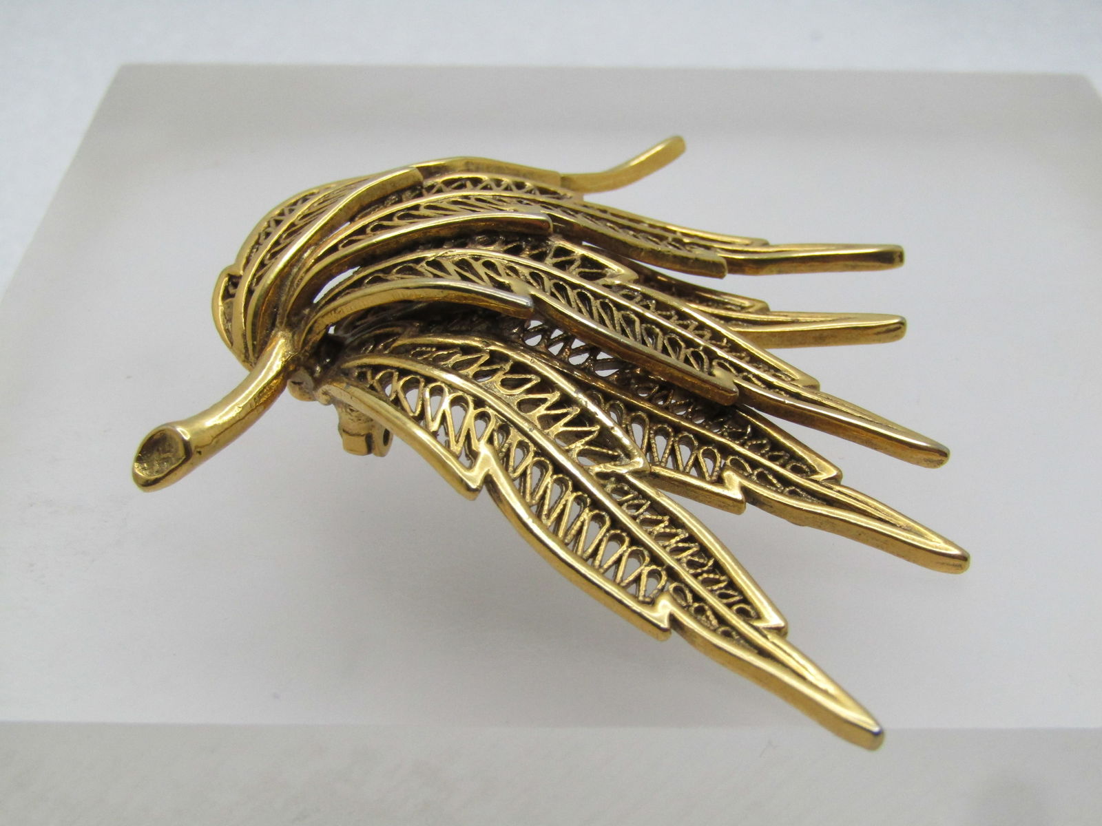 Vintage Leaf Cluster Brooch, 1960's, Gold Tone, Signed Avante - 6