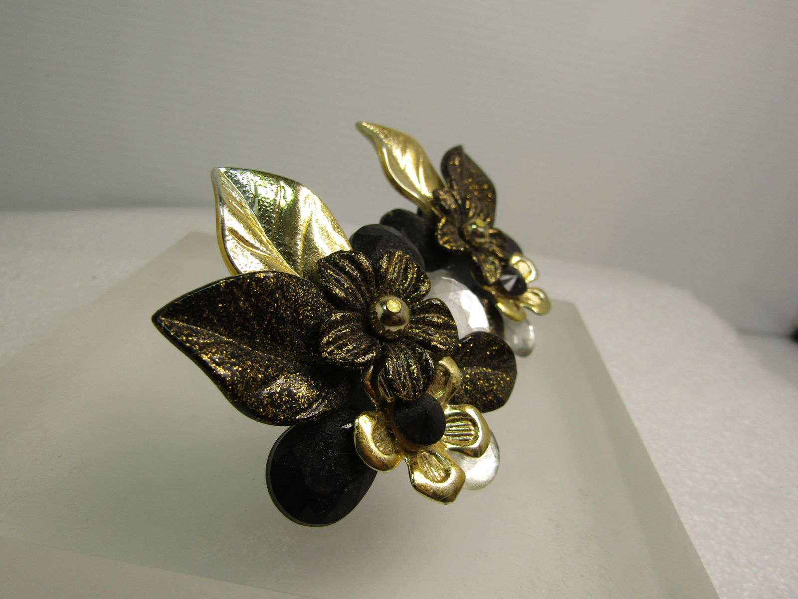 Vintage 1980's Floral Clip Earrings, Big and Bold - 6