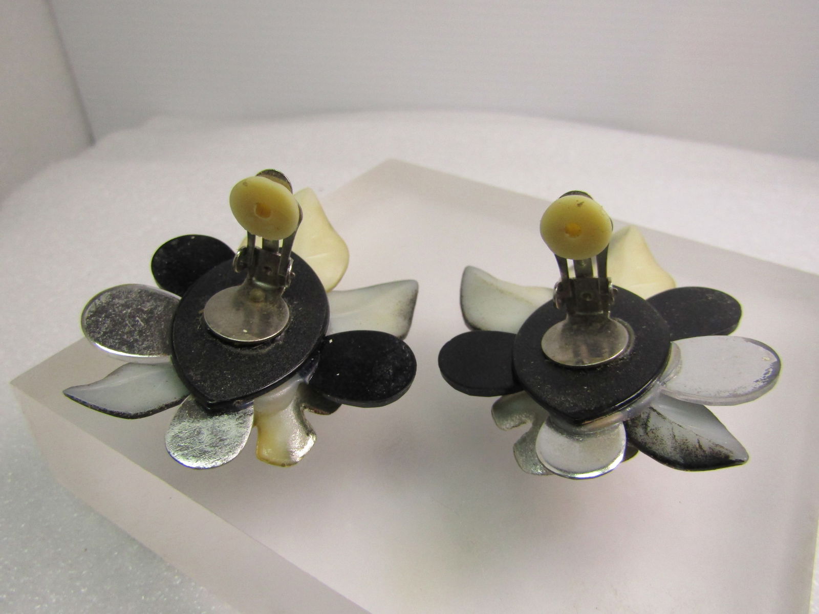 Vintage 1980's Floral Clip Earrings, Big and Bold - 8