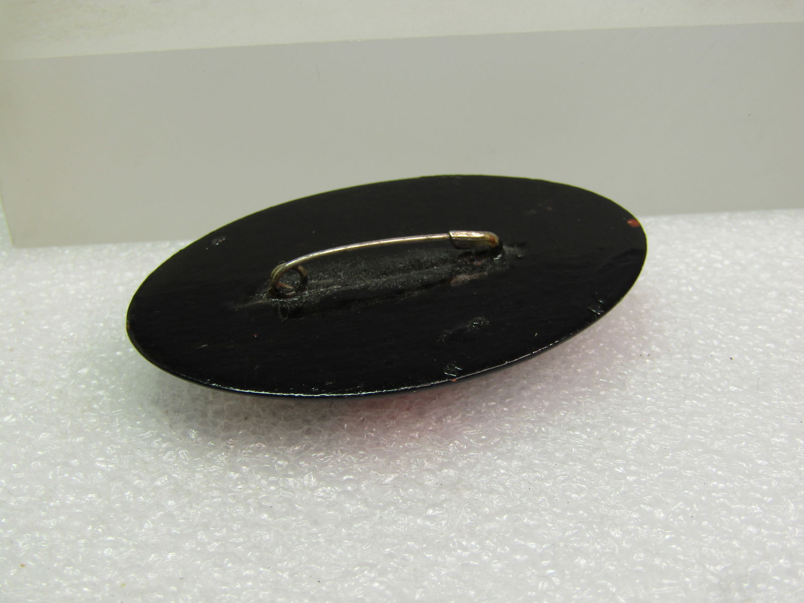 Vintage Black Lacquered Strawberry Brooch, Wood, 1960's-1970's - 3