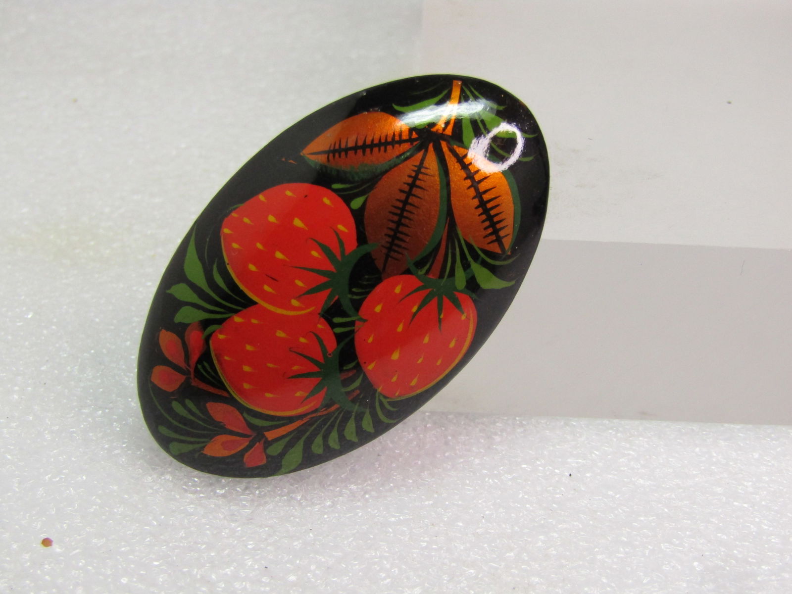 Vintage Black Lacquered Strawberry Brooch, Wood, 1960's-1970's - 6