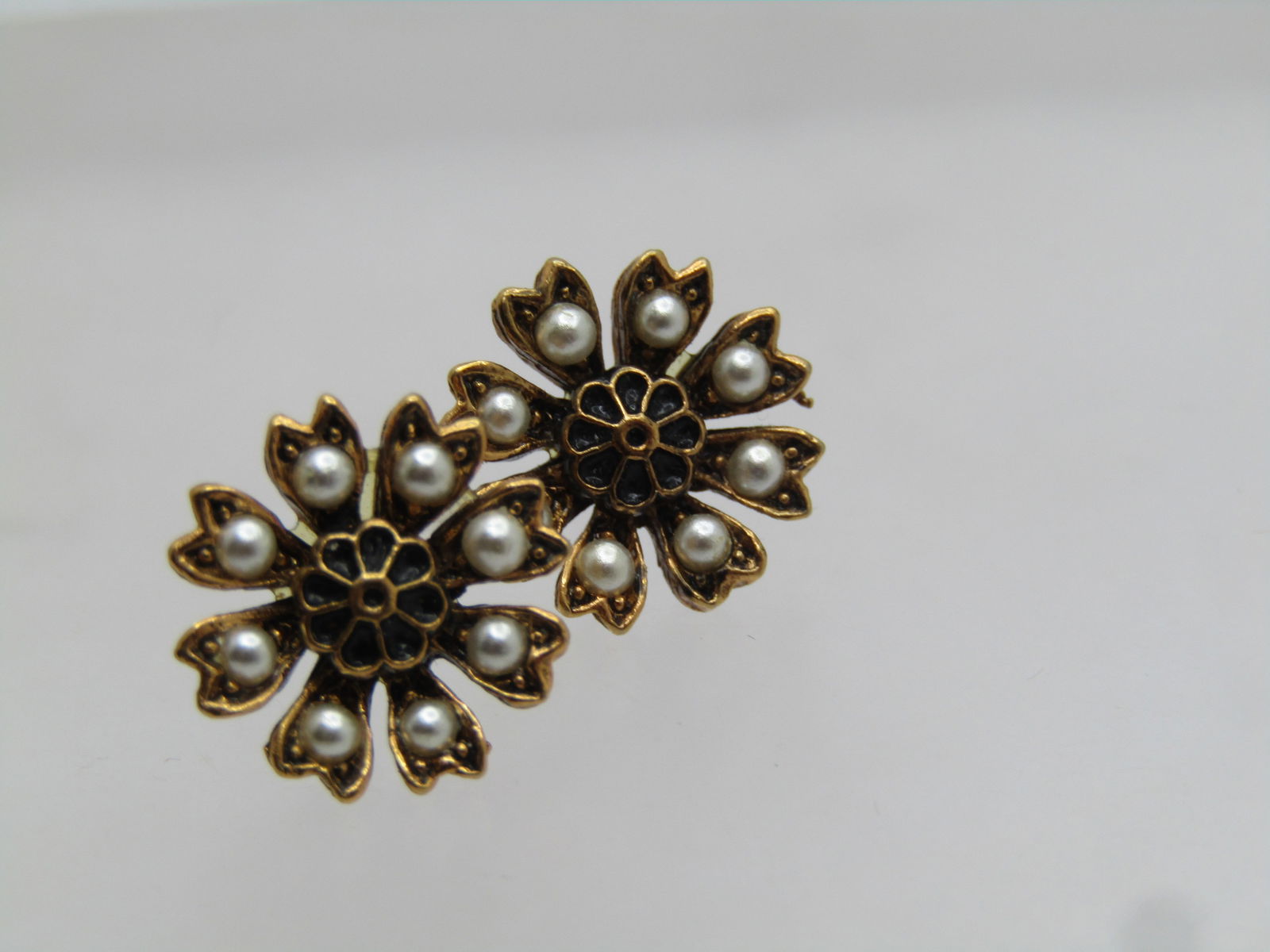 Vintage Faux Pearl Enameled Floral Earrings, in Albert Weiss Hinged Box, 1940's-1960's - 3