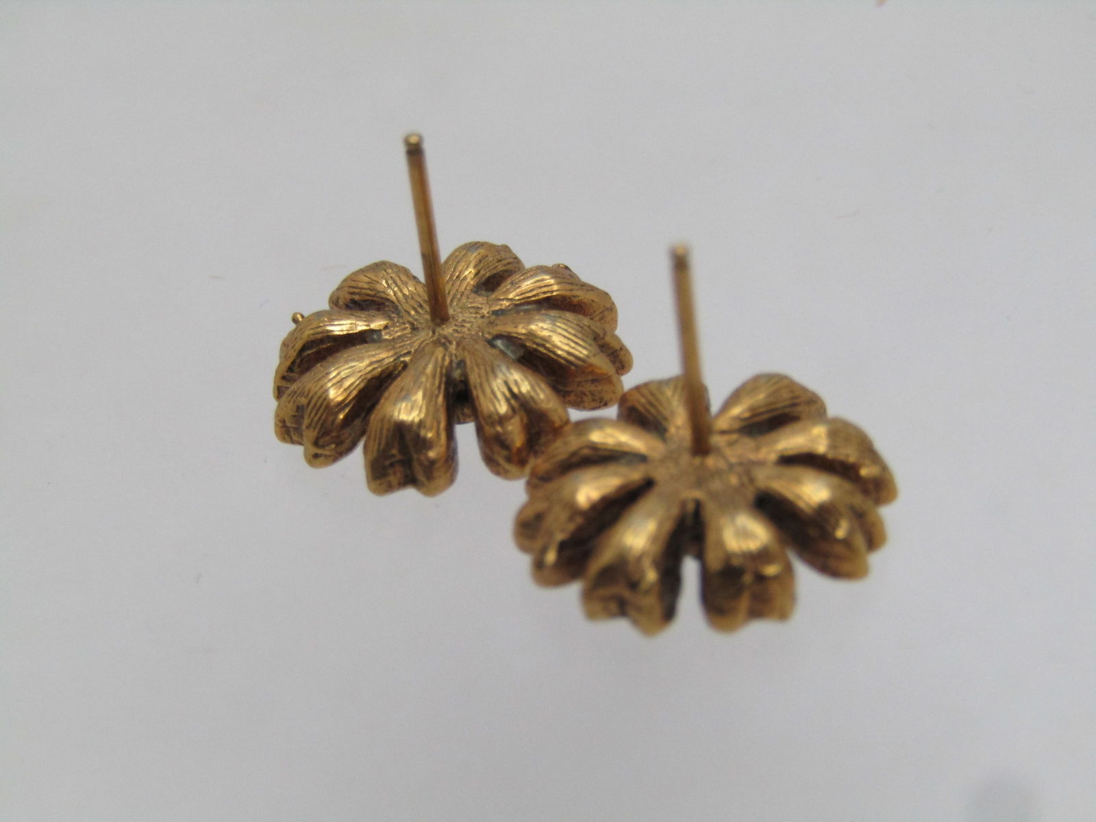 Vintage Faux Pearl Enameled Floral Earrings, in Albert Weiss Hinged Box, 1940's-1960's - 4