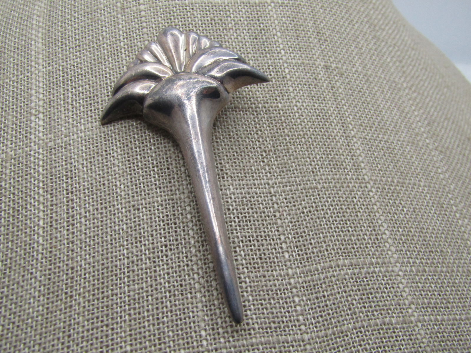 Vintage Sterling Tall Brooch, Floral Torch, Signed Zina, 1980's-1990's: Vintage Sterling Tall Brooch, Floral Torch, Signed Zina, 1980's-1990's. This is appx. 2.75" tall and 1.5" wide. It is signed Zina and marked .925 and tests as sterling with an appx. weight of 10.06