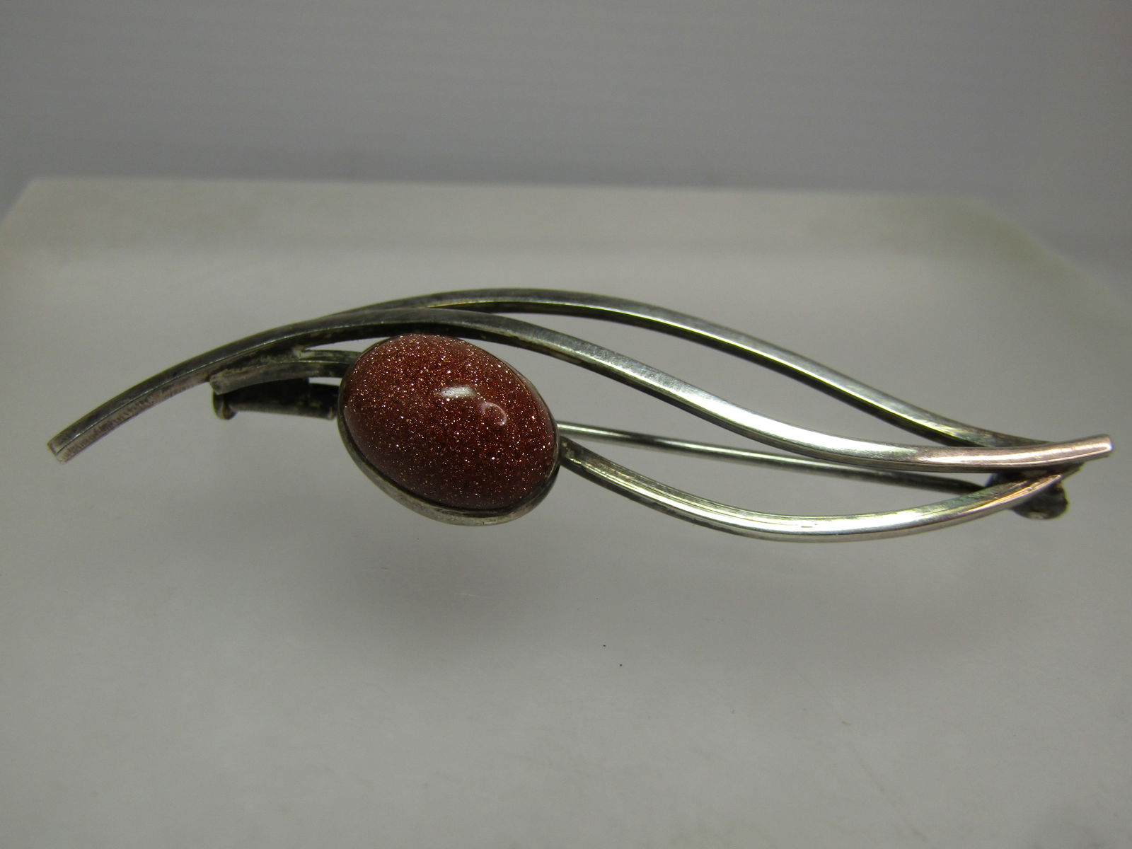 Vintage Gold Stone Leaf Brooch, Modernist, Granit & Co, Finland, 1960's, Trombone Clasp. - 4