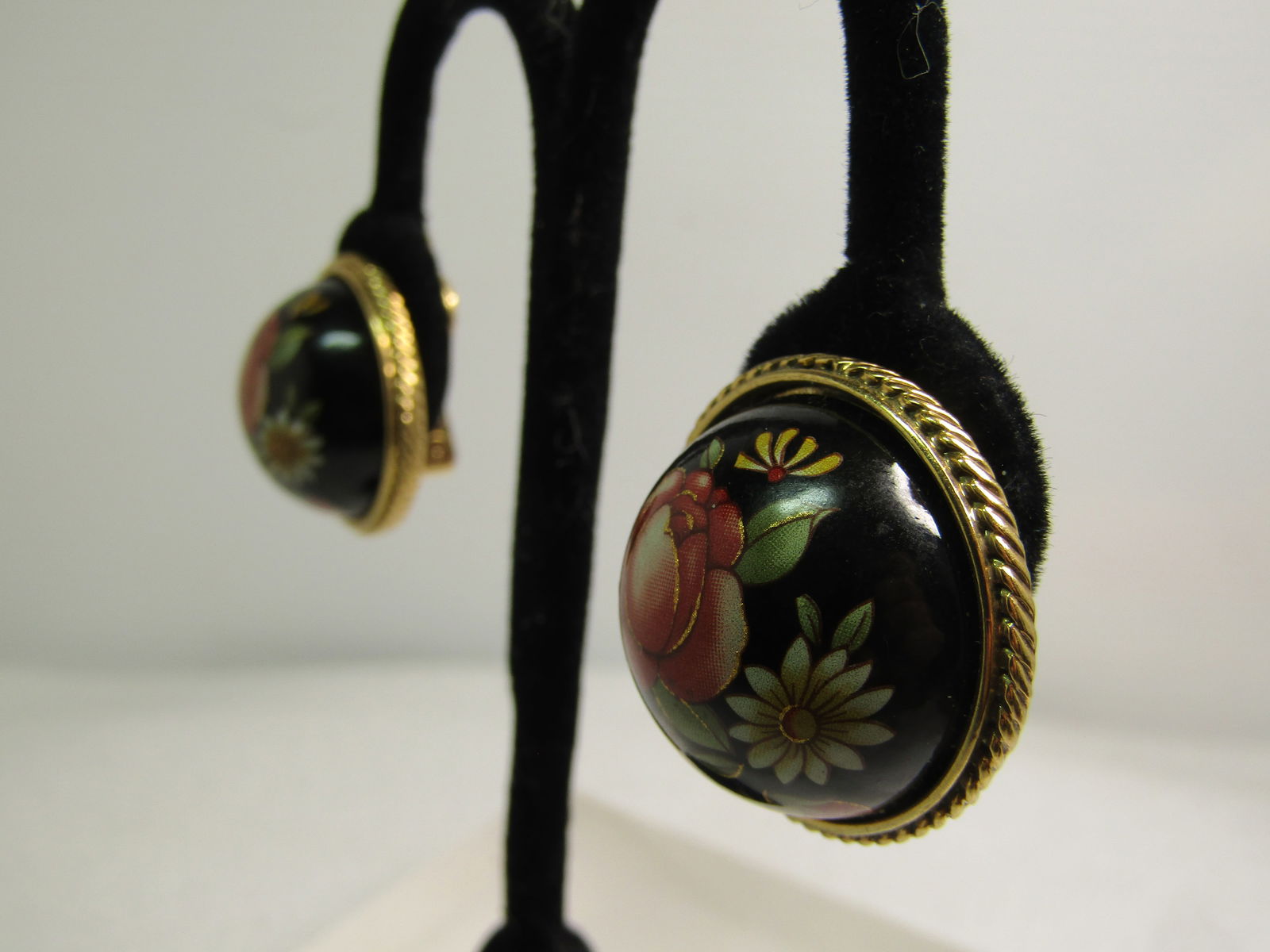 Vintage Domed Floral Clip earings, 1980's - 2