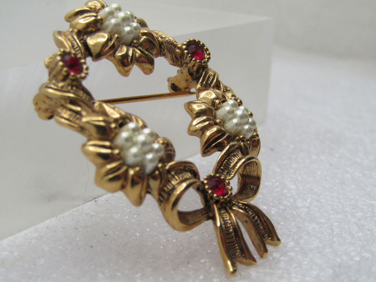 Vintage Faux Pearl Rhinestone Floral Circle Brooch with Bow, Avon, 1970's-1980's - 3