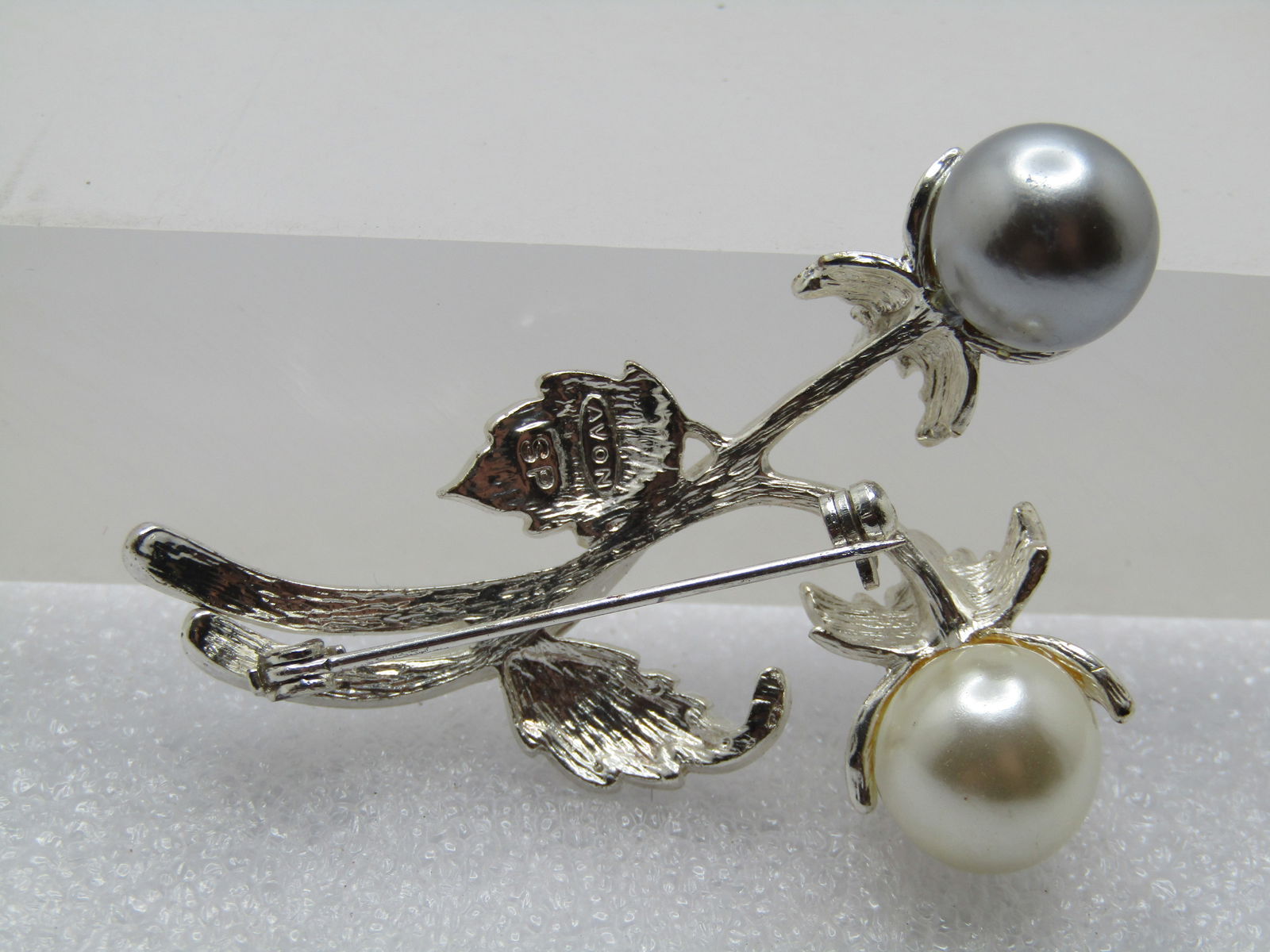 Vintage Faux Silver/White Pearl Floral Stem Brooch/Rhinestones, Avon - 4