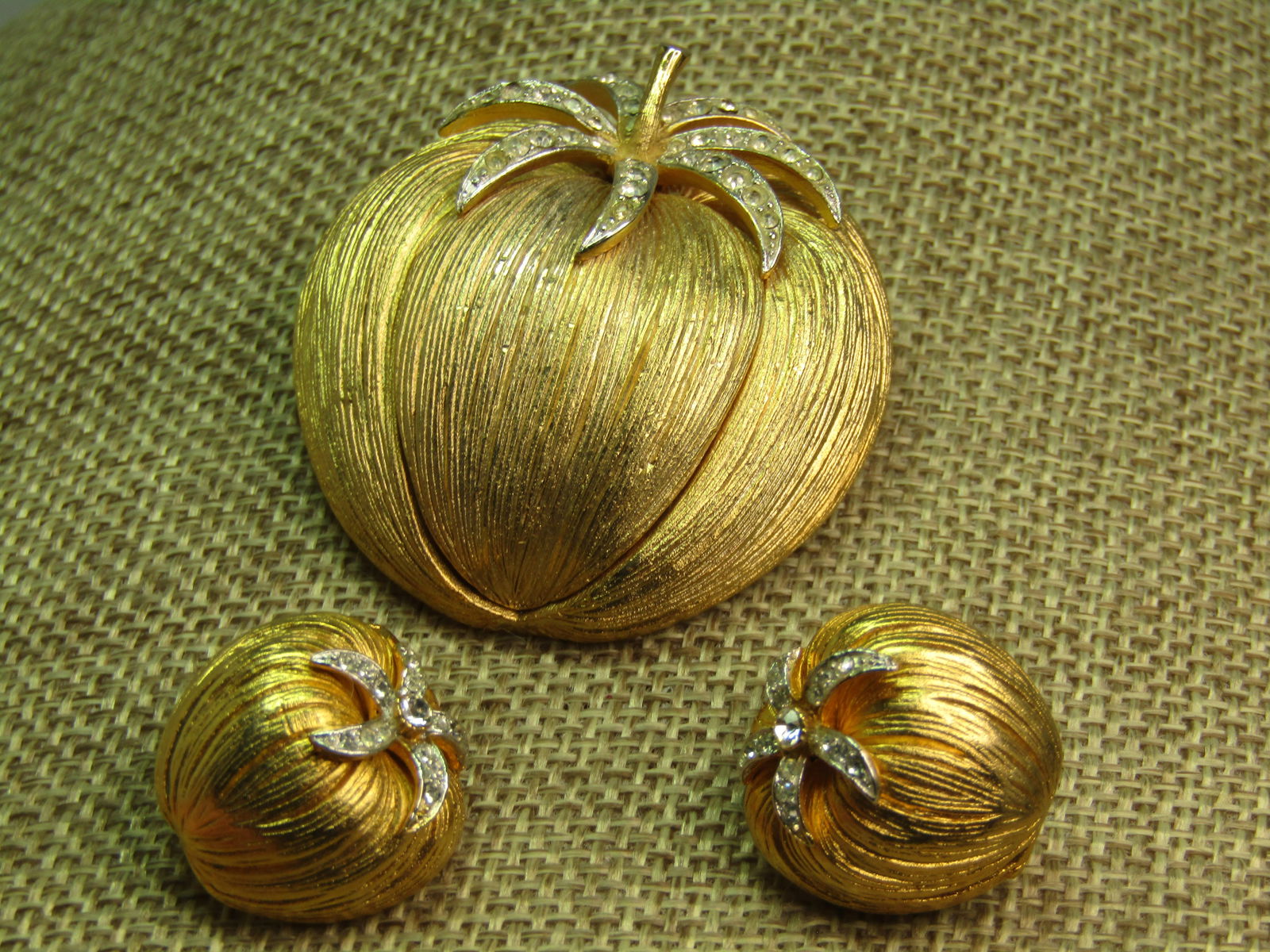 Vintage Apple & Rhinestone Brooch & Earrings, Clip, Signed Corocraft. 1955-60's - 2