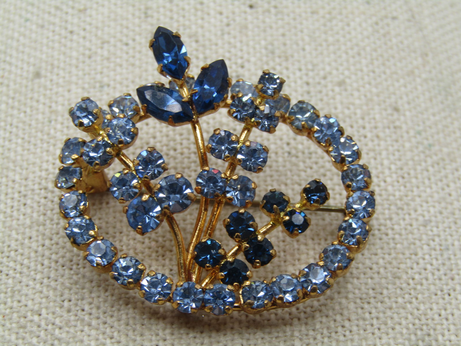 Vintage Blue Rhinestone Floral Brooch, 1960's - 3