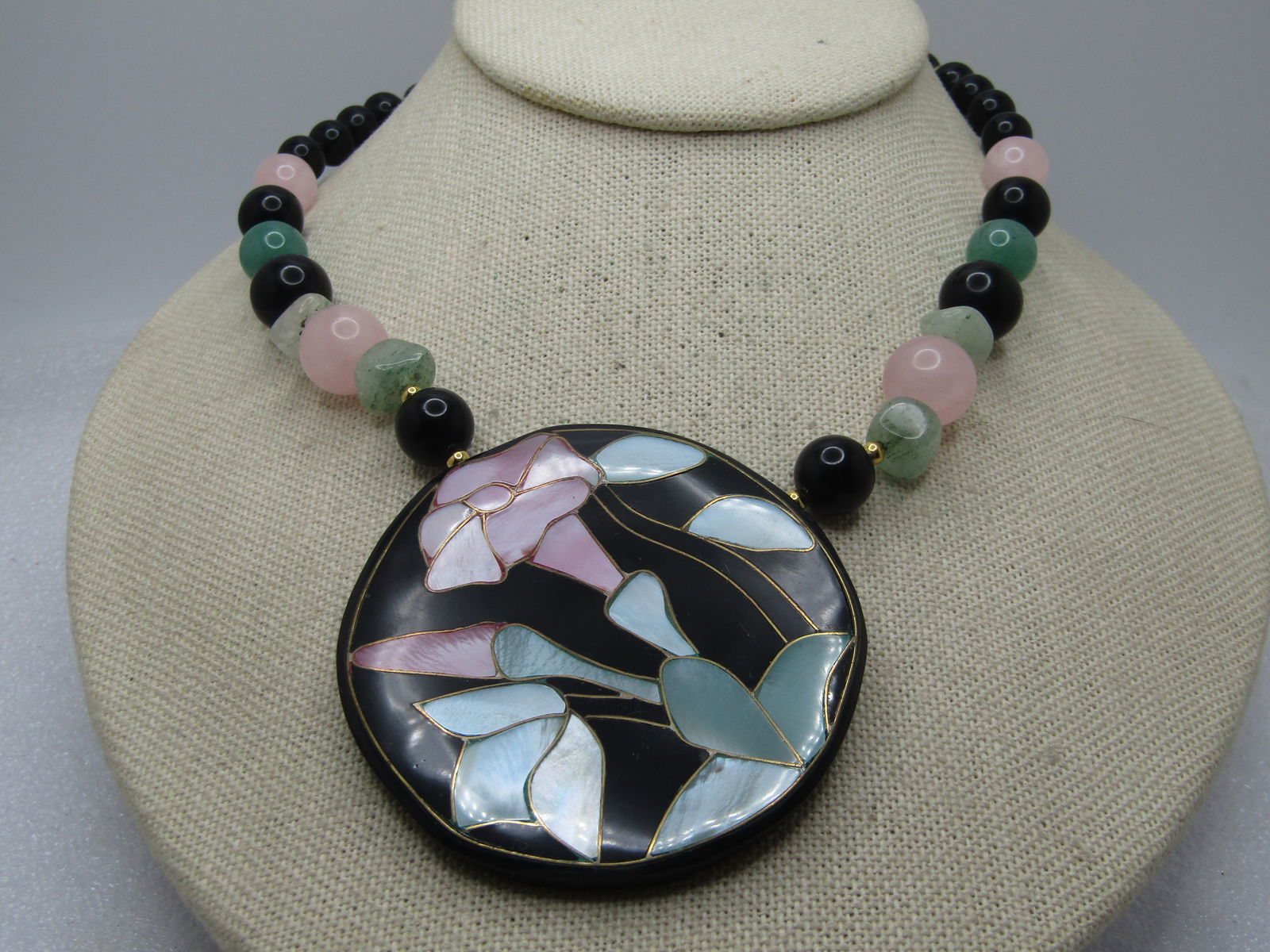 Vintage Inlaid Floral Necklace, Mother-of-Pearl, Quartz, Onyx, Jade - Lee Sands. 21", 1970's-1990's, - 3