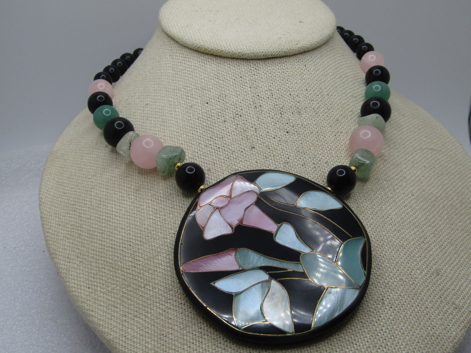 Vintage Inlaid Floral Necklace, Mother-of-Pearl, Quartz, Onyx, Jade - Lee Sands. 21", 1970's-1990's, - 4