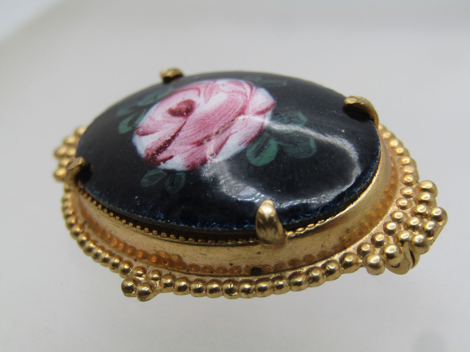 Vintage Rose Painted Black Glass Cameo Style Brooch, 1950's-1960's - 7