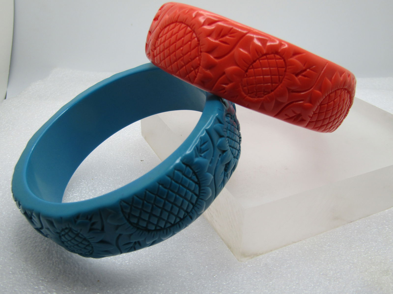 Vintage Lucite Floral Bangle Bracelets, Pair, 8.25", Turquoise Blue/Orange, 1960's-1970's - 4