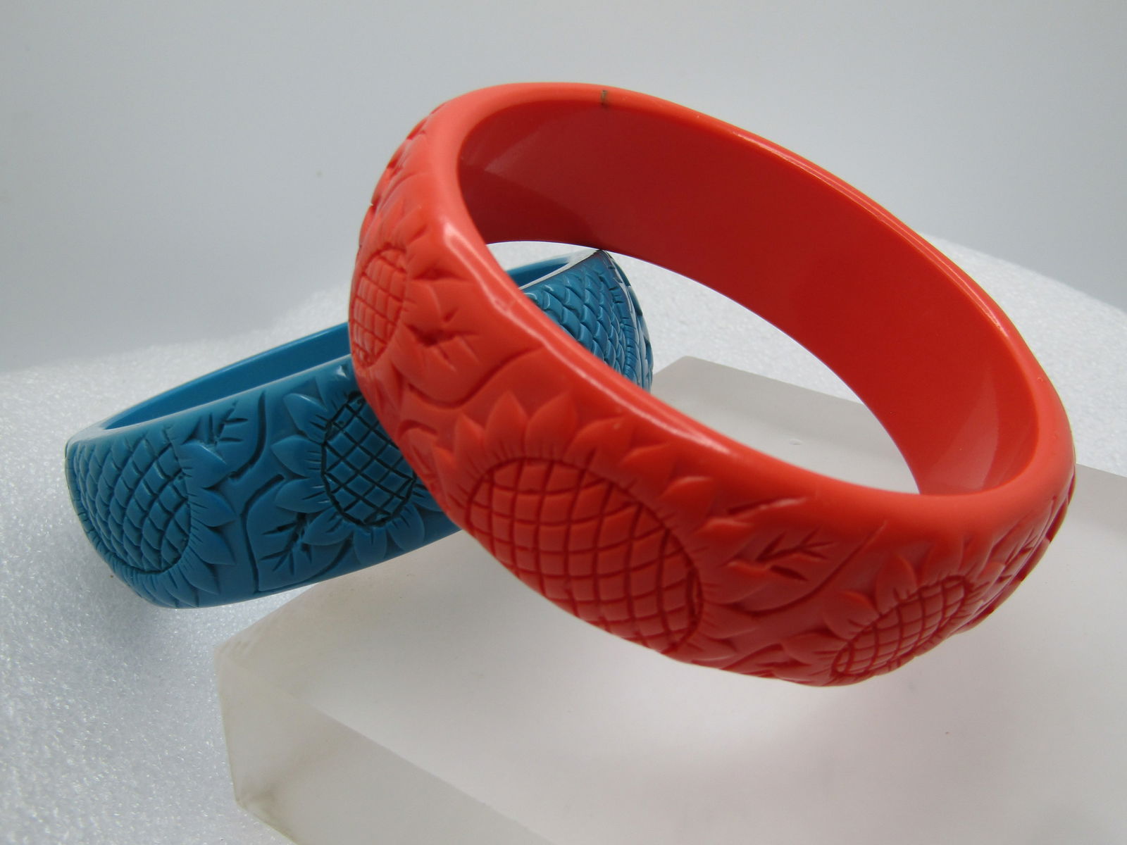 Vintage Lucite Floral Bangle Bracelets, Pair, 8.25", Turquoise Blue/Orange, 1960's-1970's - 5