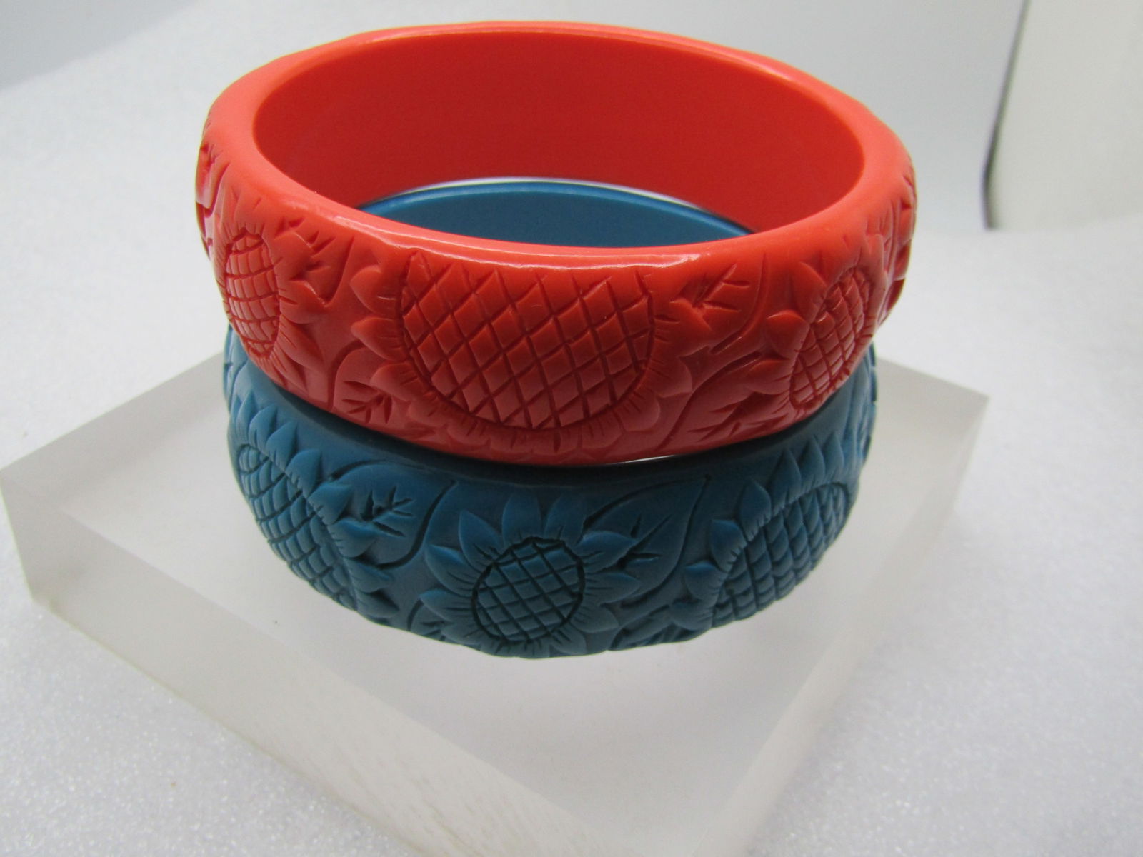 Vintage Lucite Floral Bangle Bracelets, Pair, 8.25", Turquoise Blue/Orange, 1960's-1970's - 6