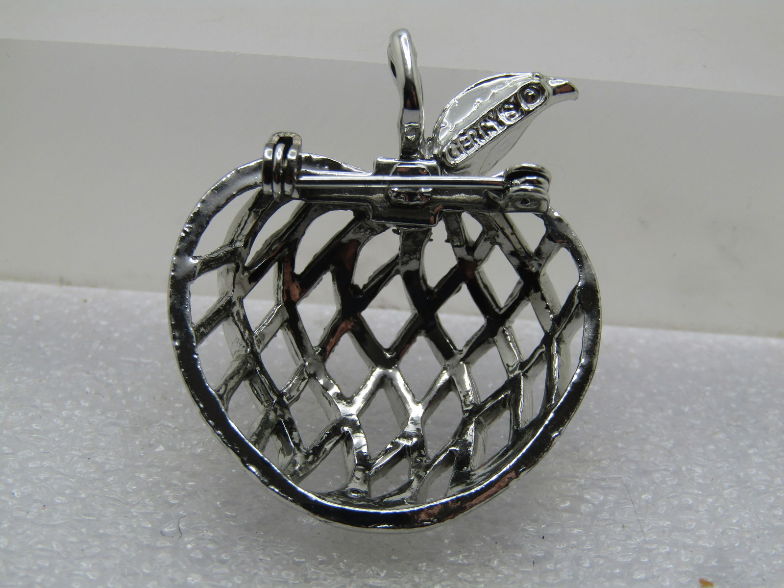 Vintage Woven Apple Brooch, 1960's, Signed Gerry's - 4