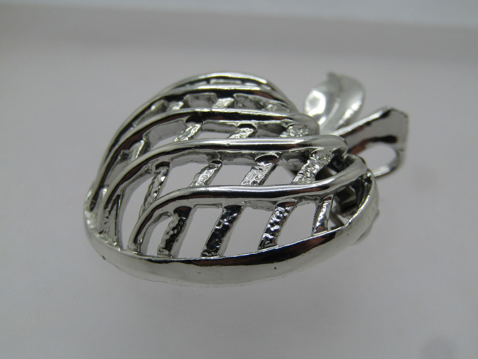 Vintage Woven Apple Brooch, 1960's, Signed Gerry's - 5