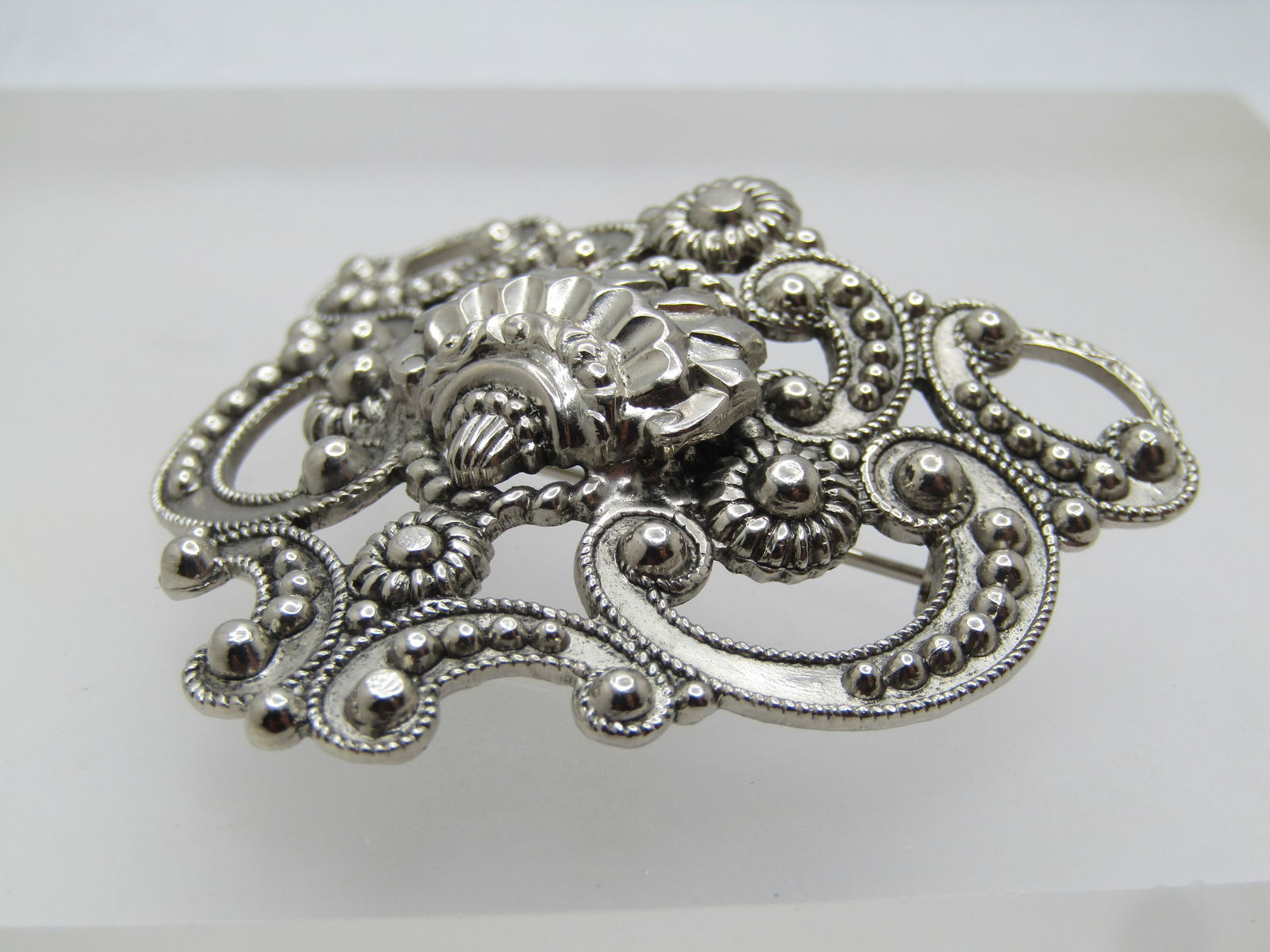 Vintage Scrolled Victorian Themed Brooch, Signed Freirich, 1960's - 5