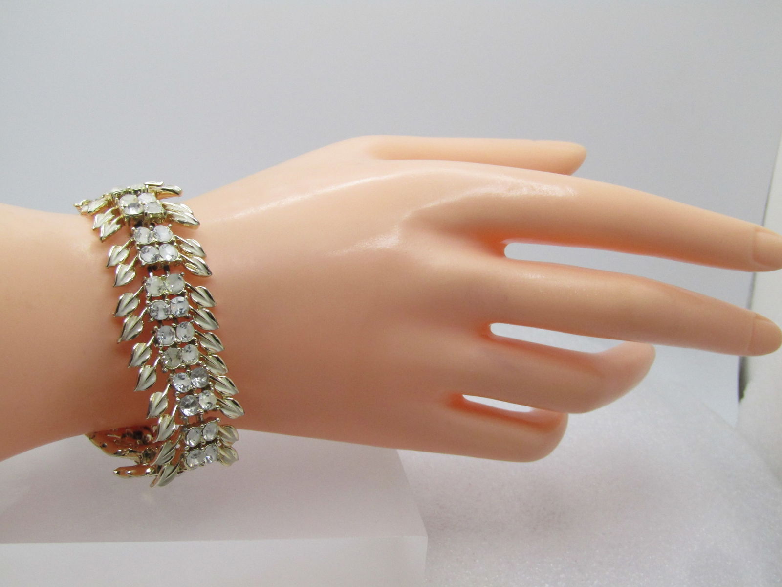 Vintage Coro White Rhinestone & Leaf Bracelet, 7.25", 1950's-1960's - 5