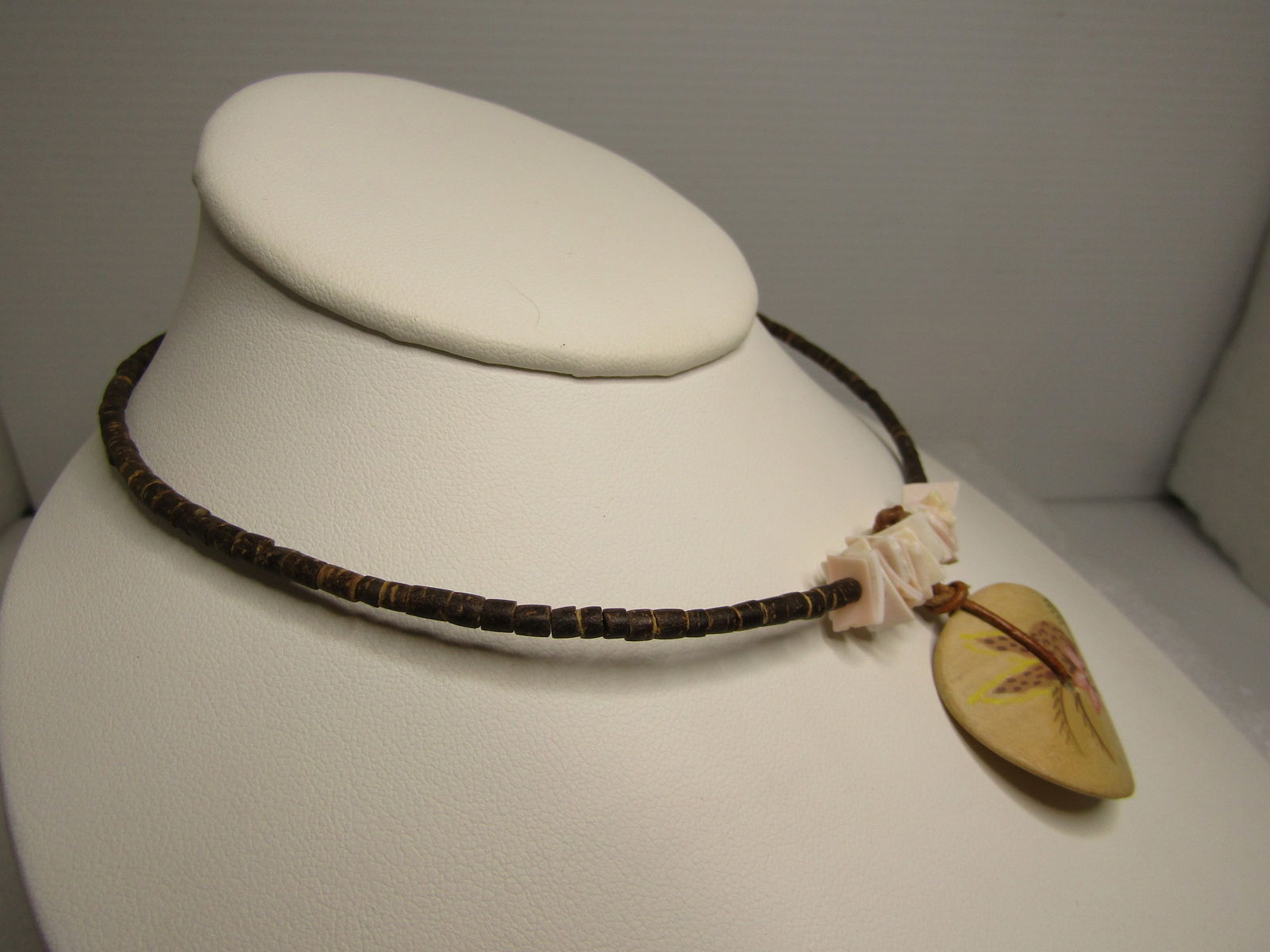Vintage Brown Heishi Beaded Floral Pendant & SHell Necklace, 16" Coiled Collar, Post MId-Century - 3