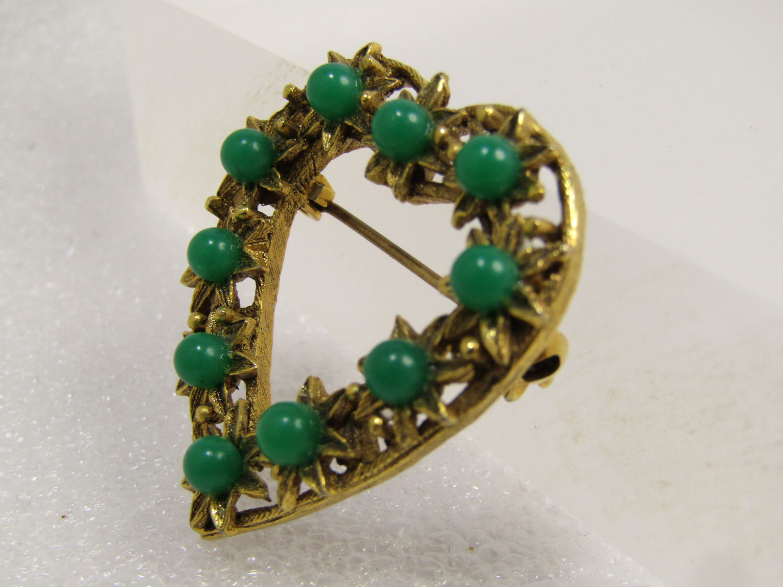 Vintage Green Beaded Heart Brooch, Floral Theme, 1960's - 3