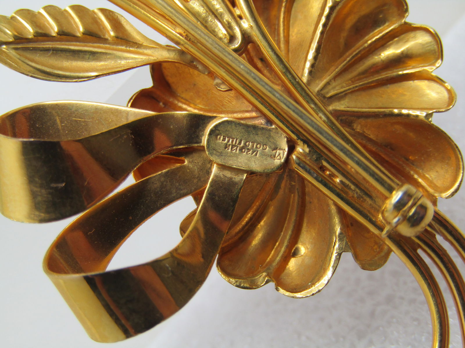 Vintage 12kt GF Floral Brooch, Red Rhienstones, 1940's - 5