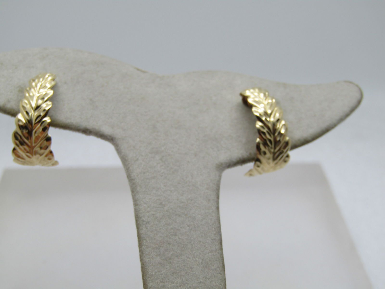 Vintage 14kt Leaf Half Hoop Earrings, Pierced, 1980's, Original Box - 3