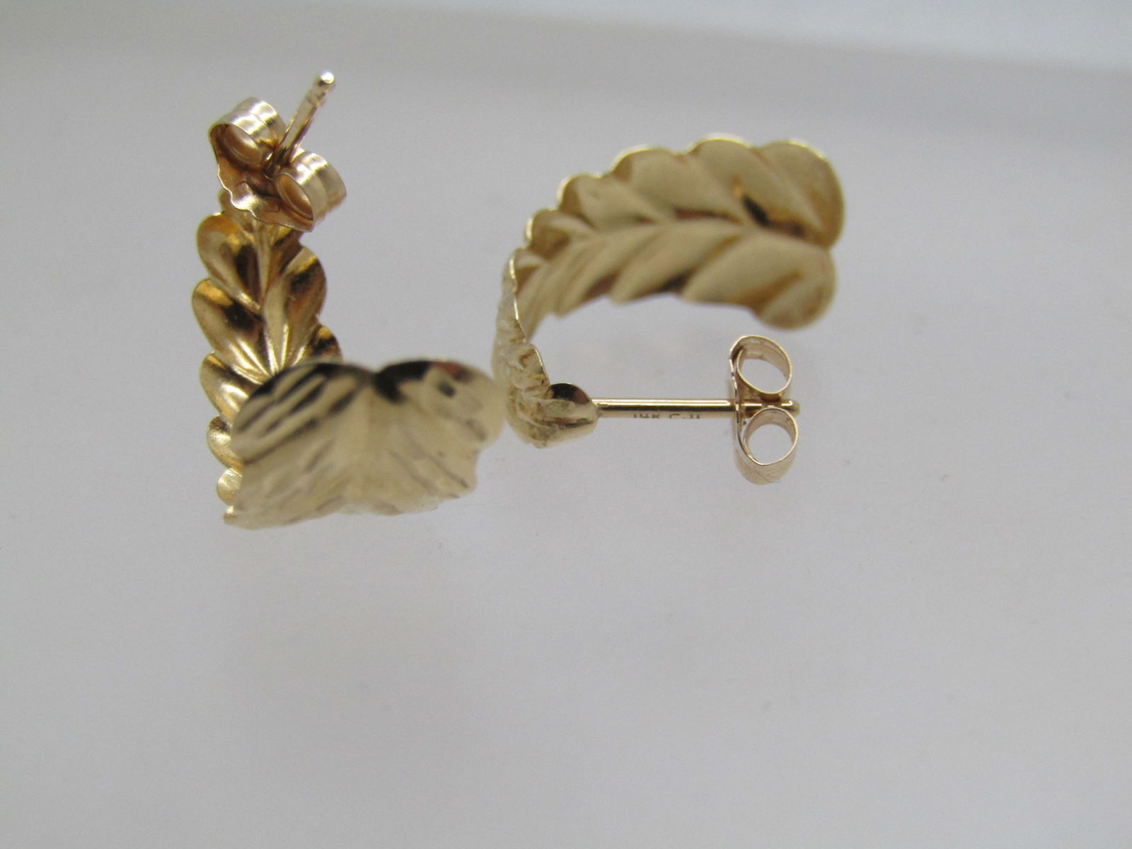 Vintage 14kt Leaf Half Hoop Earrings, Pierced, 1980's, Original Box - 7