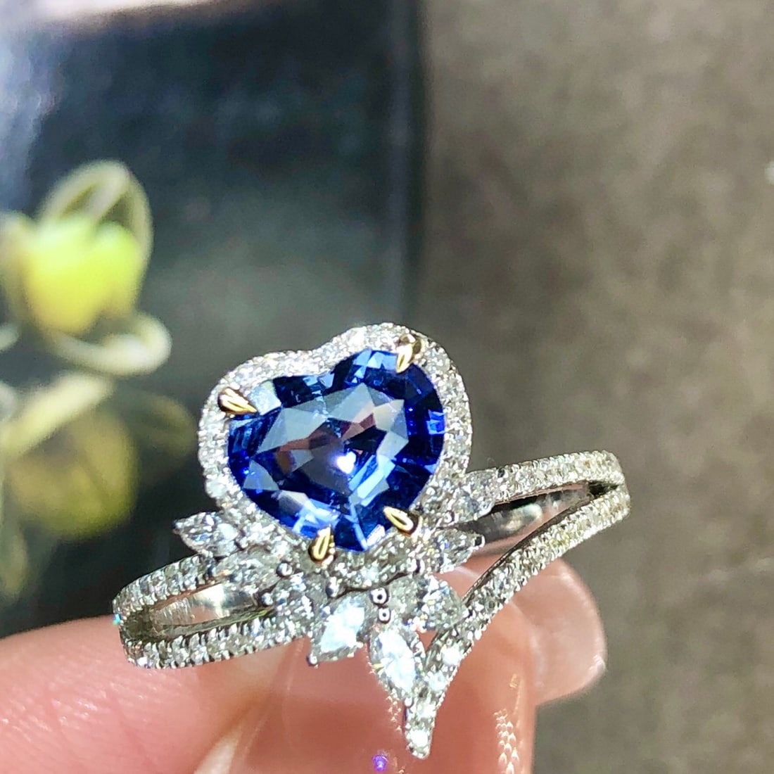 14K GOLD 2.02 CTW NATURAL SAPPHIRE & DIAMOND RING: Title:14K GOLD 2.02 CTW NATURAL SAPPHIRE & DIAMOND RINGDescription:Ref:230528446Gold Content:14K GoldRing Size:7.25USMain Gemstone:SapphireNumber of stones:1Shape:HeartCarat Weight:1.53ct