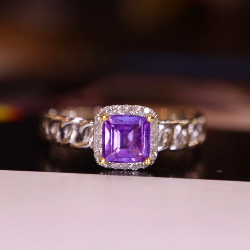 14K GOLD 0.91 CTW NATURAL SAPPHIRE & DIAMOND RING: Title:14K GOLD 0.91 CTW NATURAL SAPPHIRE & DIAMOND RINGDescription:Ref:230528480Gold Content:14K GoldRing Size:7.25USMain Gemstone:SapphireNumber of stones:1Shape:CushionCarat Weight:0.85ct