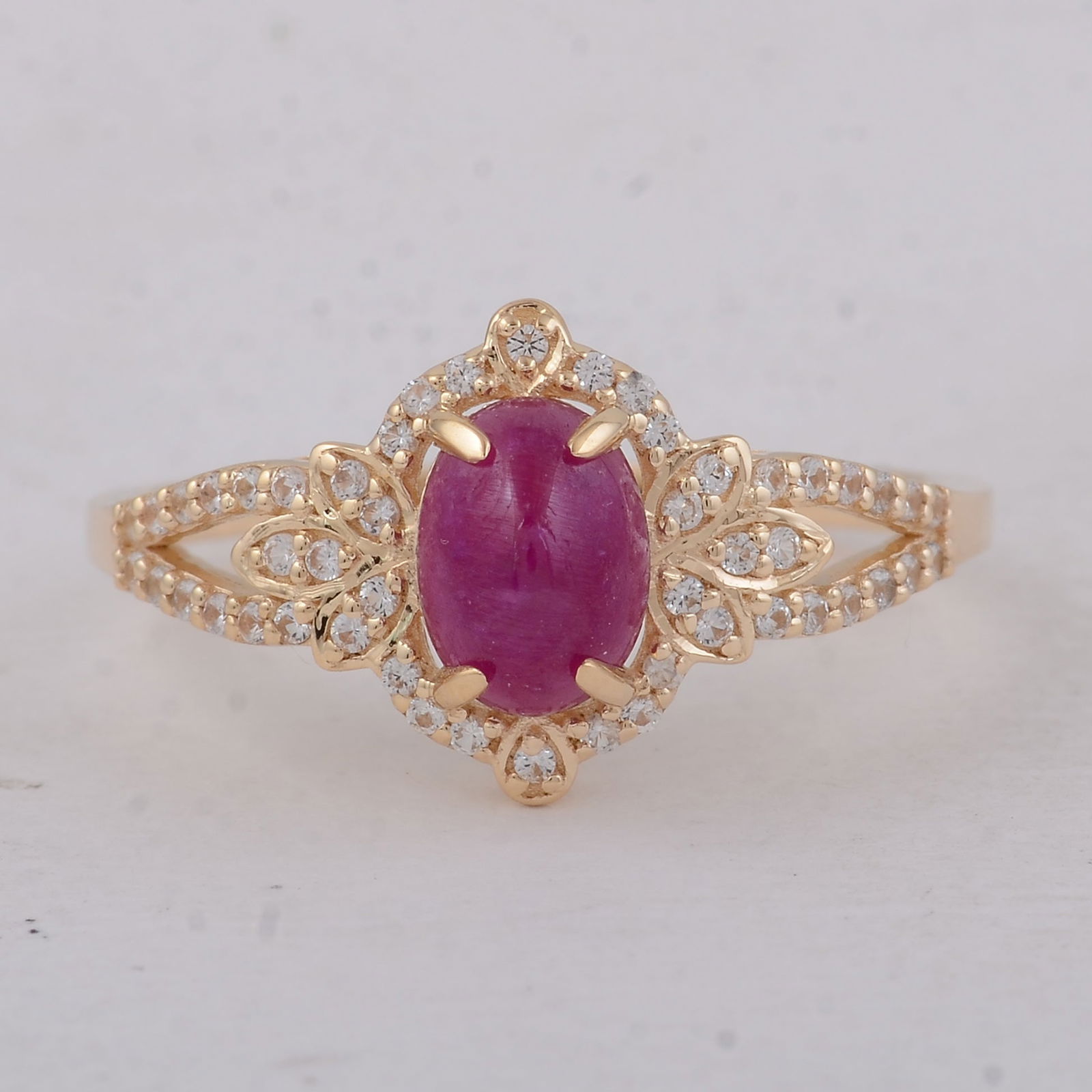 1.37 Ct Oval Ruby 9K Gold Ring (1 of 5)