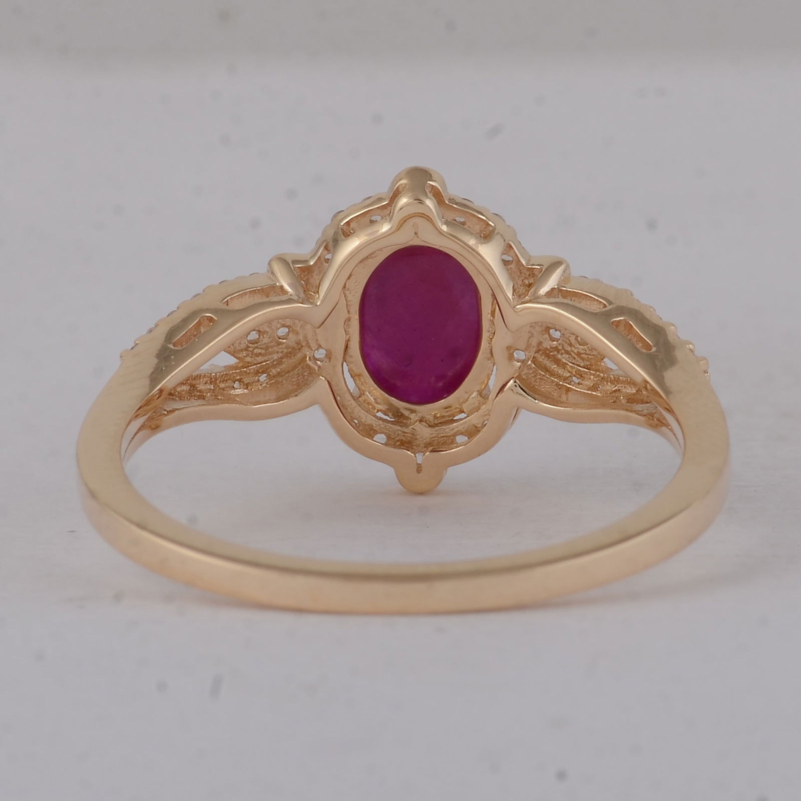 1.37 Ct Oval Ruby 9K Gold Ring - 4