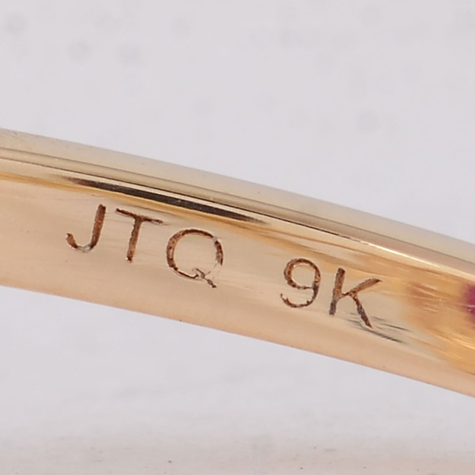 1.37 Ct Oval Ruby 9K Gold Ring - 5