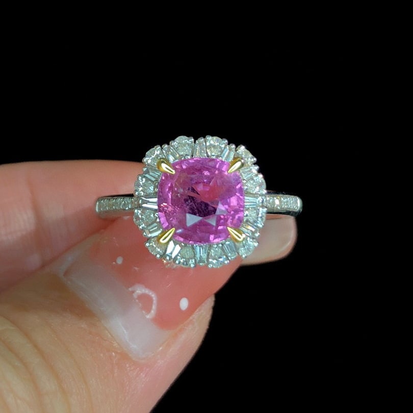 14K GOLD 2.92 CTW NATURAL SAPPHIRE & DIAMOND RING: Title:14K GOLD 2.92 CTW NATURAL SAPPHIRE & DIAMOND RINGDescription:Ref:230528468Gold Content:14K GoldRing Size:7.25USMain Gemstone:SapphireNumber of stones:1Shape:CushionCarat Weight:2.5ct