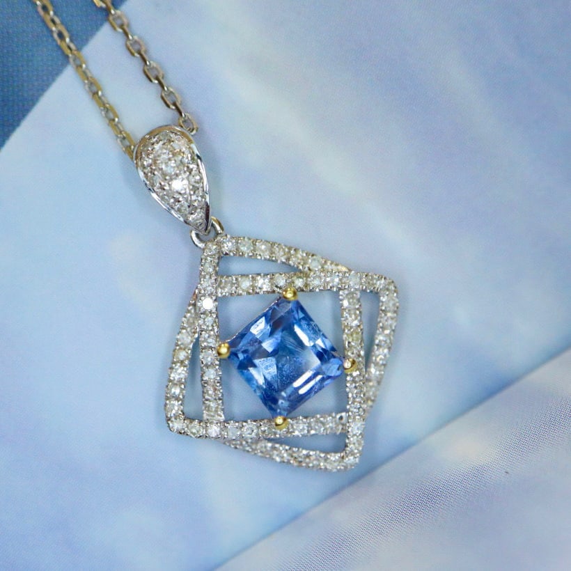 14K GOLD 1.31 CTW NATURAL SAPPHIRE & DIAMOND PENDANT - 2